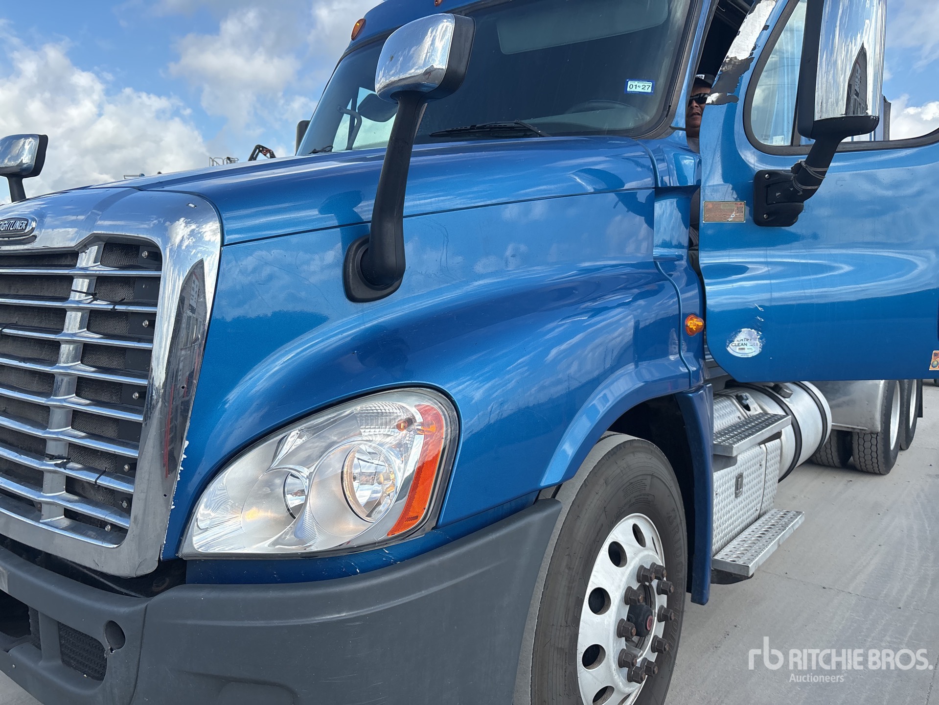 2017 Freightliner CASCADIA 125