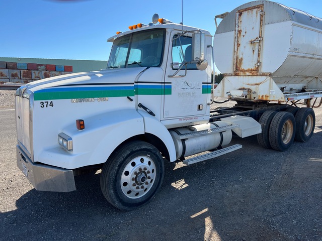 2005 Western Star 4900 T/A Day Cab Truck Tractor