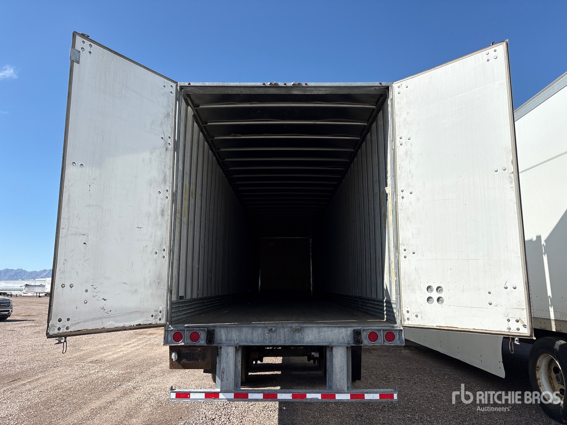 2016 Hyundai 53 ft x 102 in T/A
