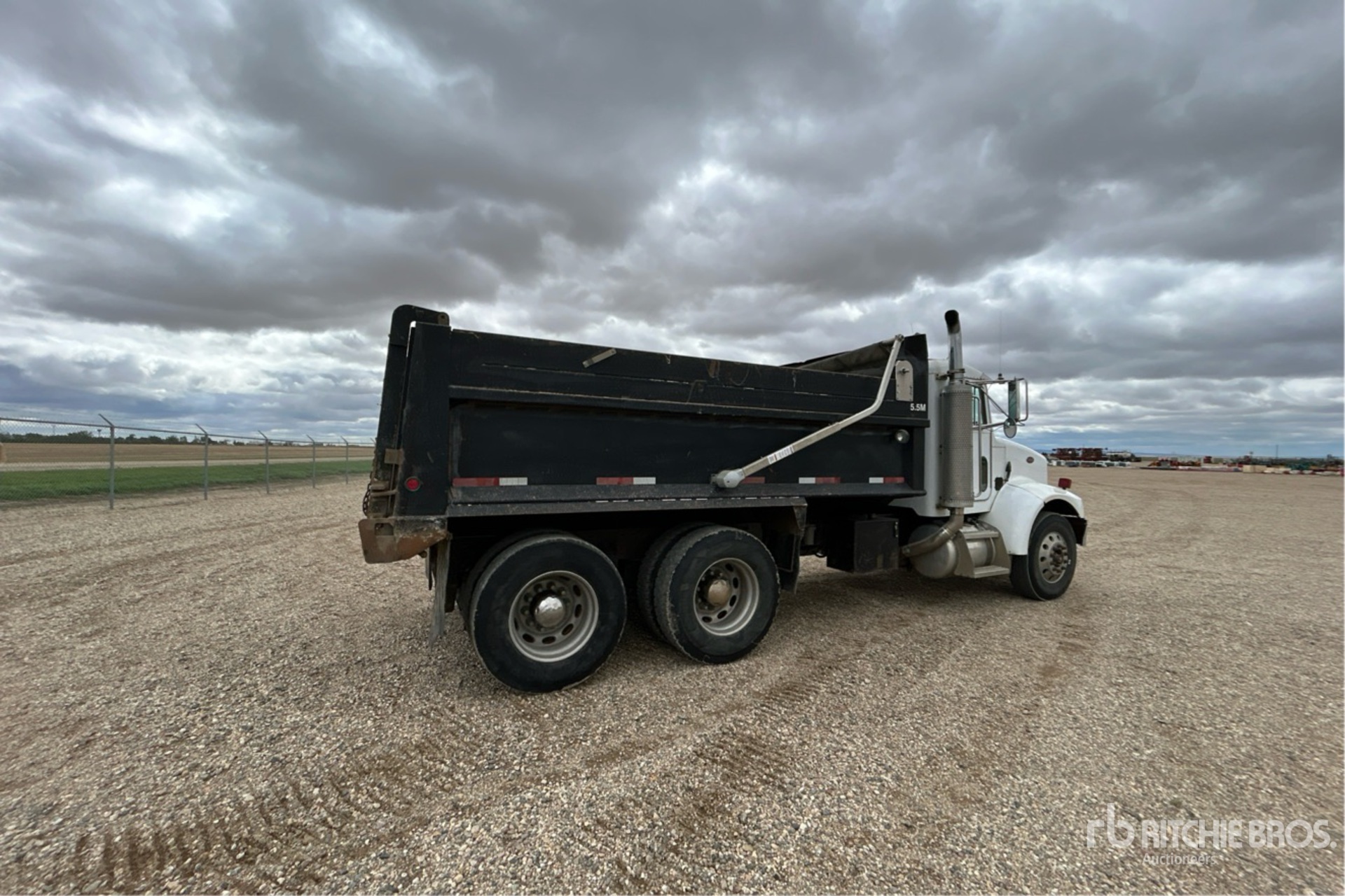 2003 Peterbilt 330