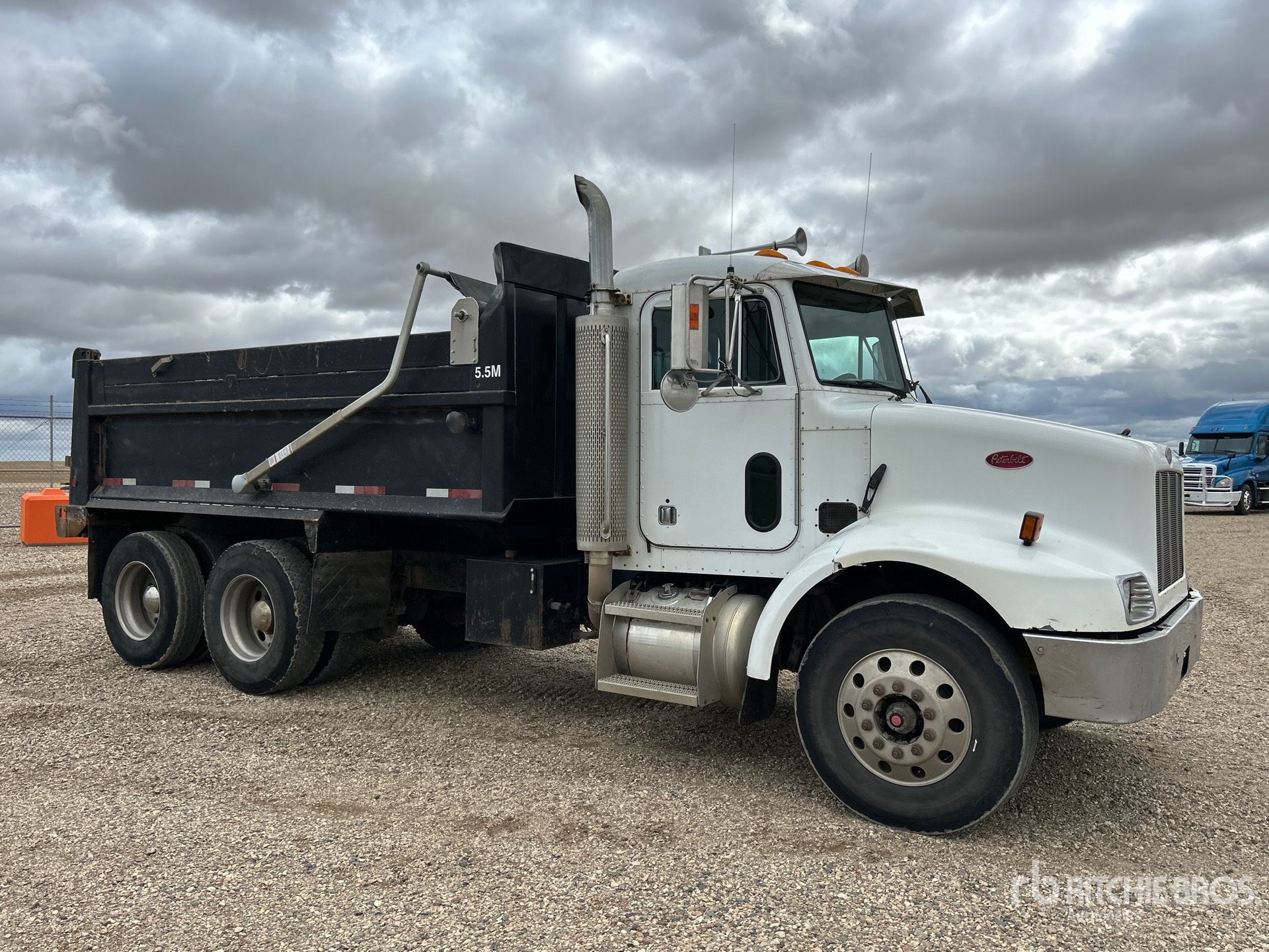 2003 Peterbilt 330