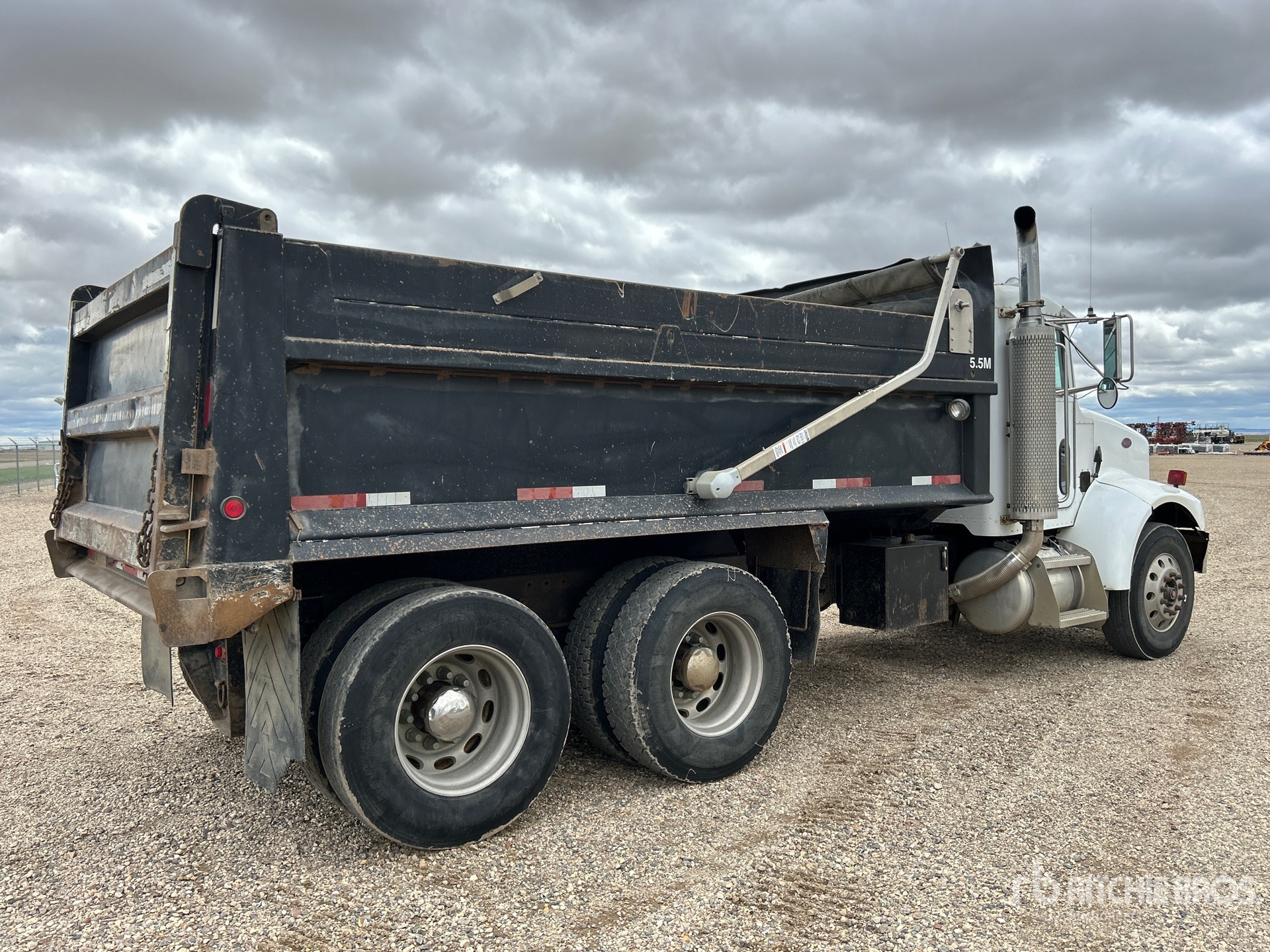 2003 Peterbilt 330