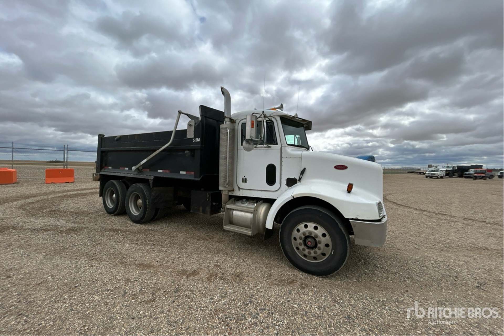 2003 Peterbilt 330