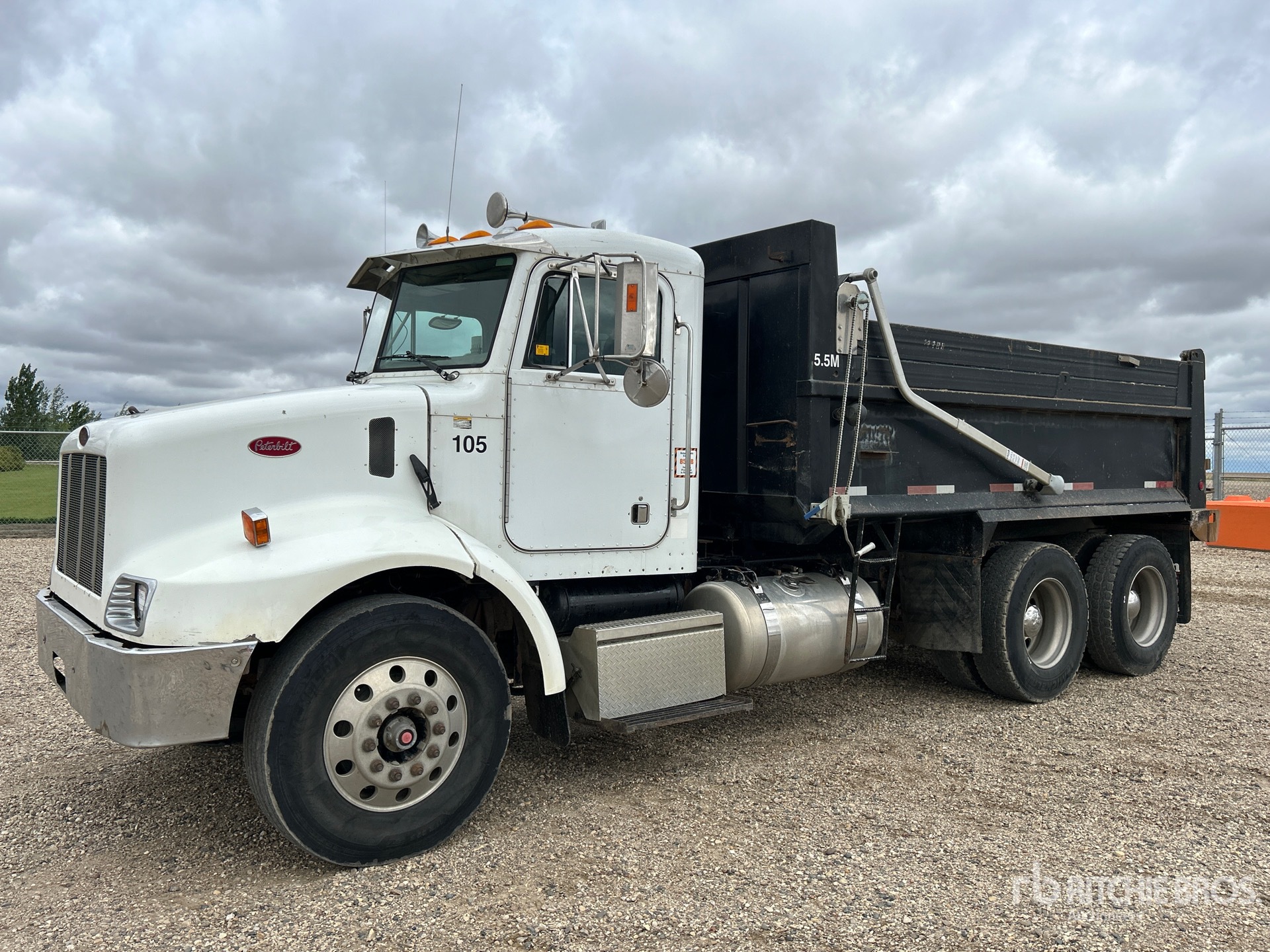 2003 Peterbilt 330
