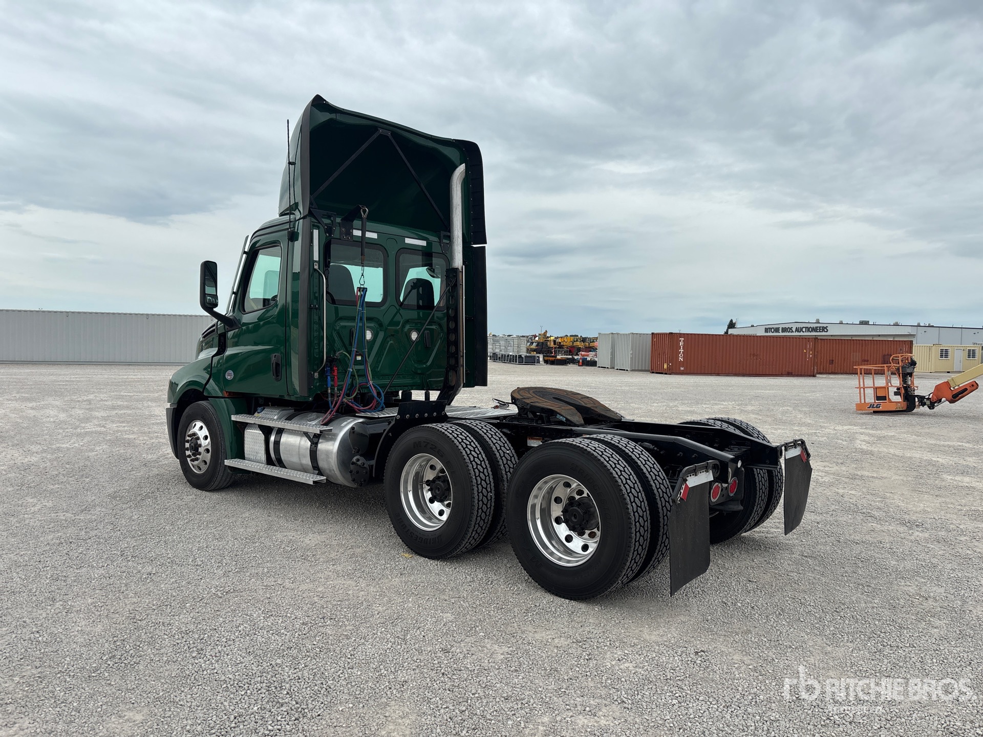 2024 Freightliner CASCADIA 126