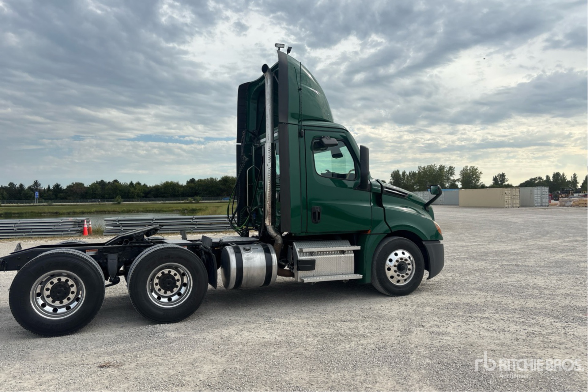 2023 Freightliner CASCADIA 126