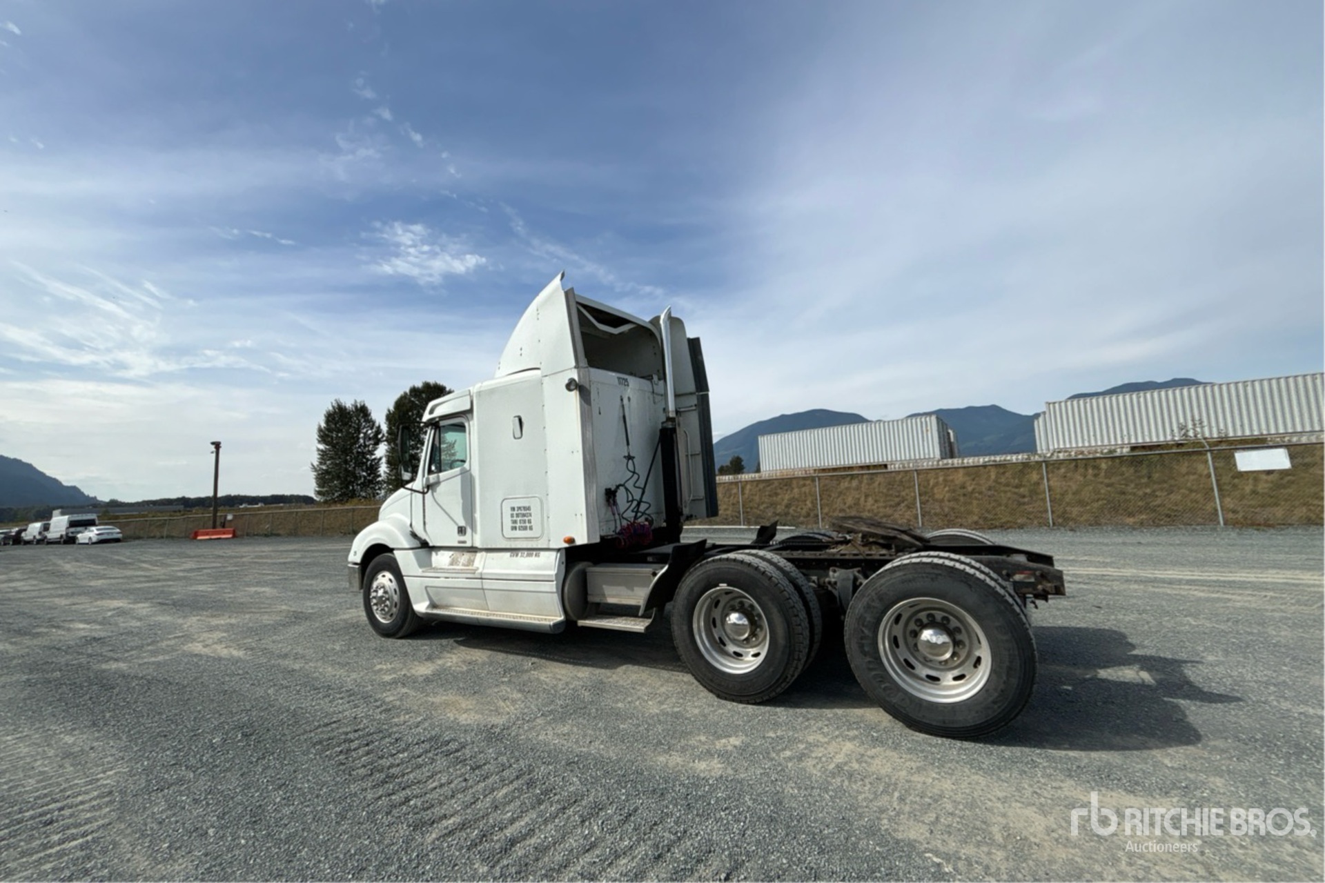 2003 Freightliner Columbia 120
