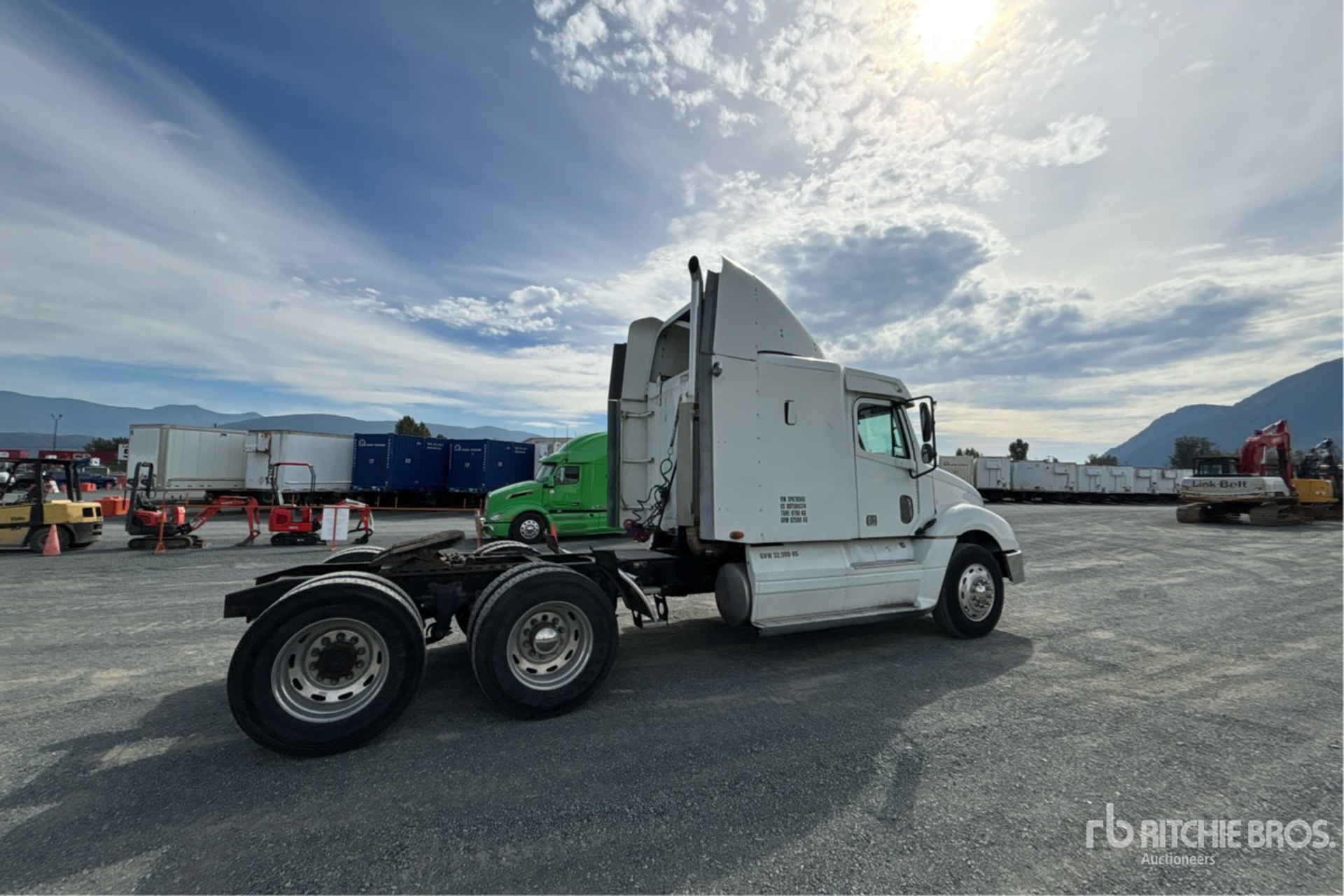 2003 Freightliner Columbia 120