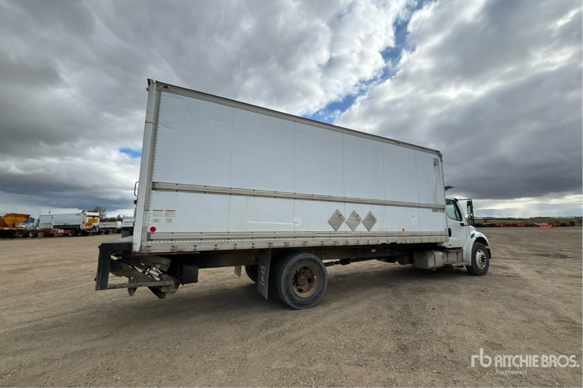 2011 Freightliner M2 106