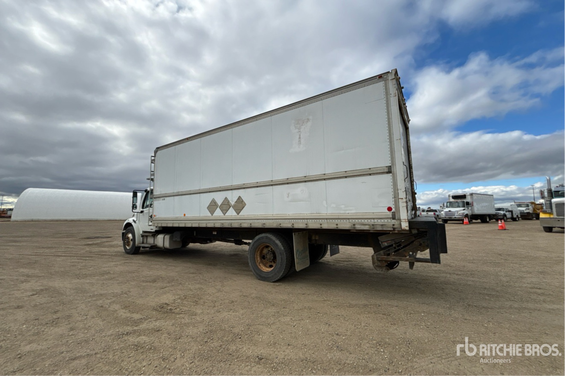 2011 Freightliner M2 106