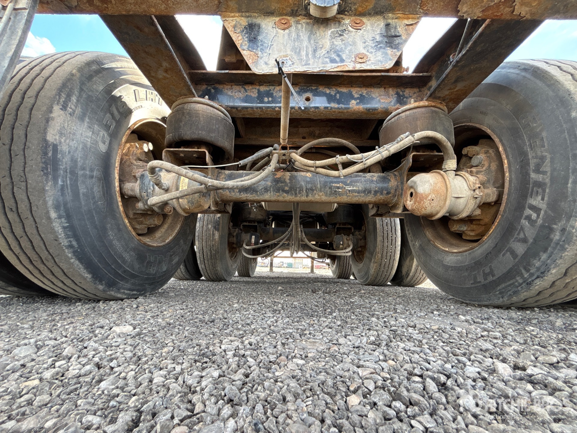 2014 Doepker 32 FT TRI/A SUPER B-TRAIN LEAD