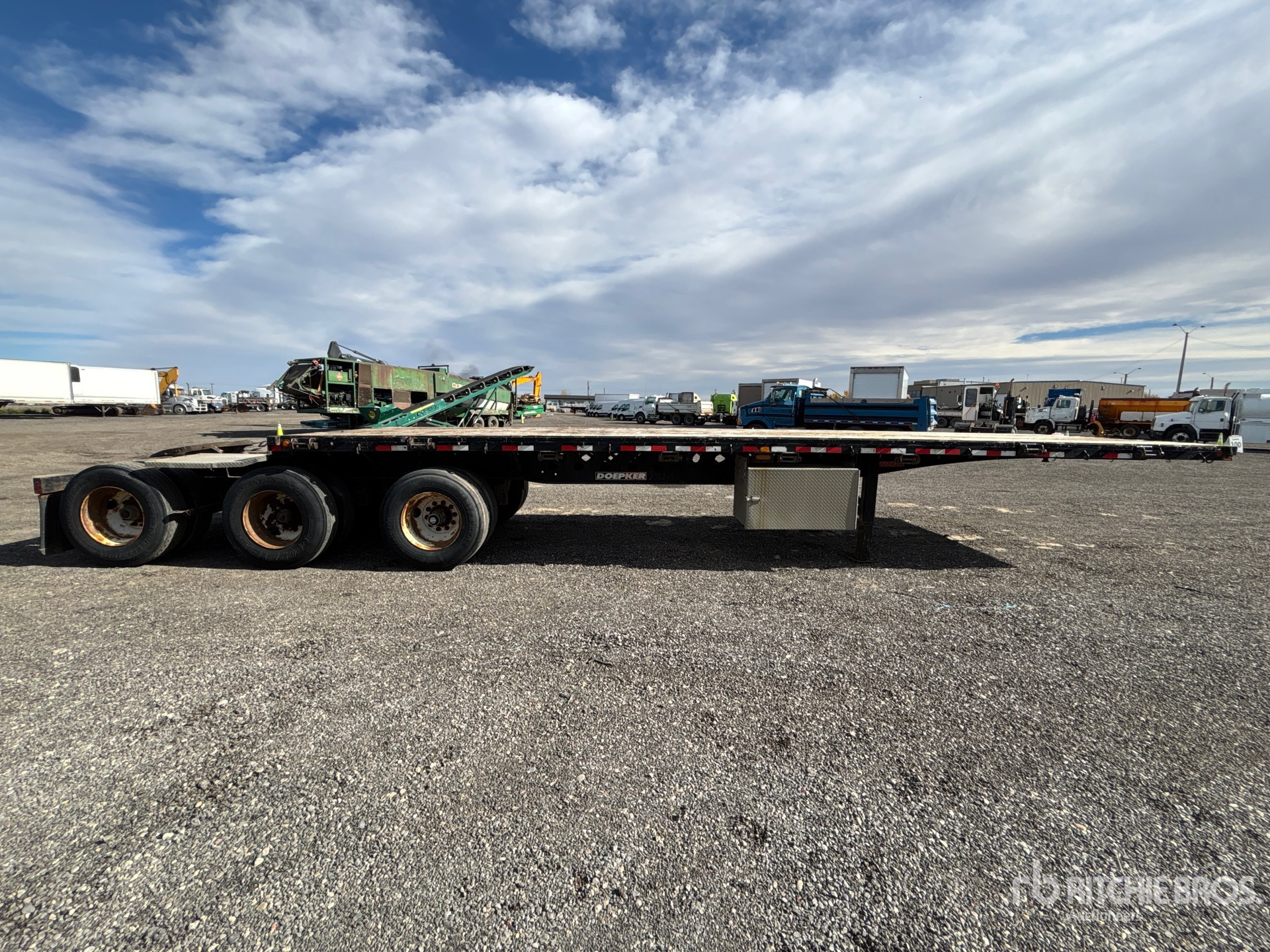 2014 Doepker 32 FT TRI/A SUPER B-TRAIN LEAD