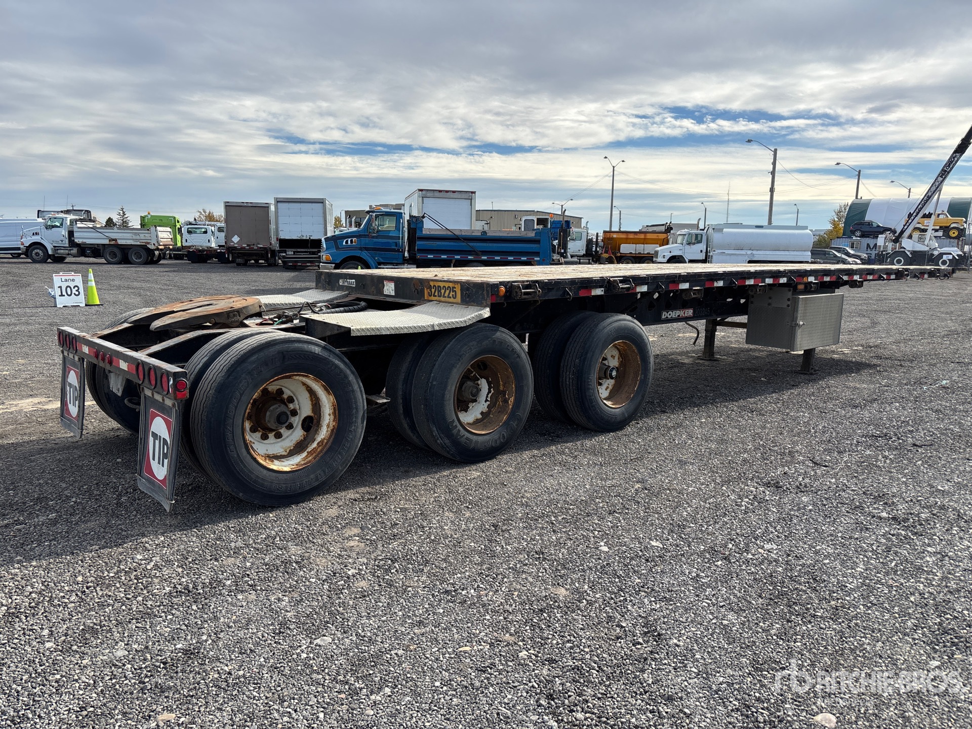 2014 Doepker 32 FT TRI/A SUPER B-TRAIN LEAD