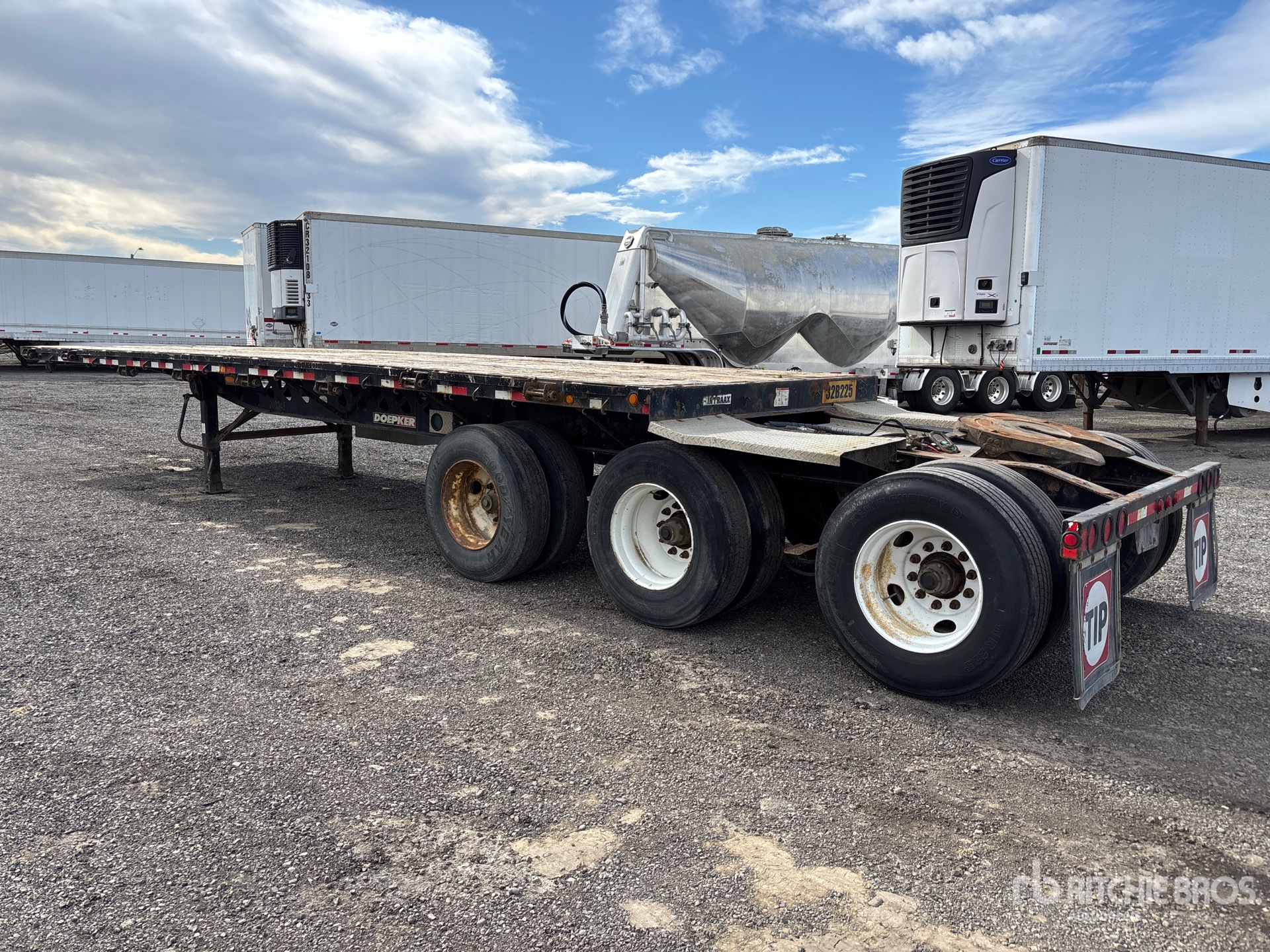 2014 Doepker 32 FT TRI/A SUPER B-TRAIN LEAD
