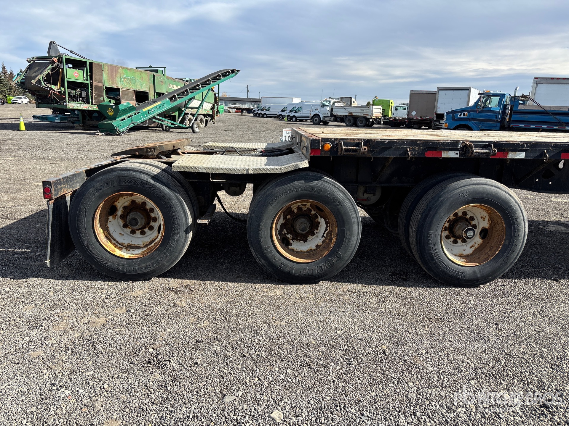2014 Doepker 32 FT TRI/A SUPER B-TRAIN LEAD