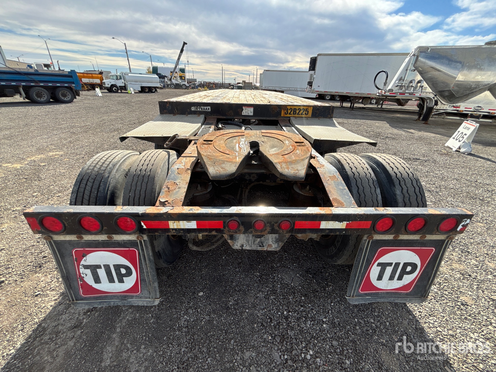 2014 Doepker 32 FT TRI/A SUPER B-TRAIN LEAD