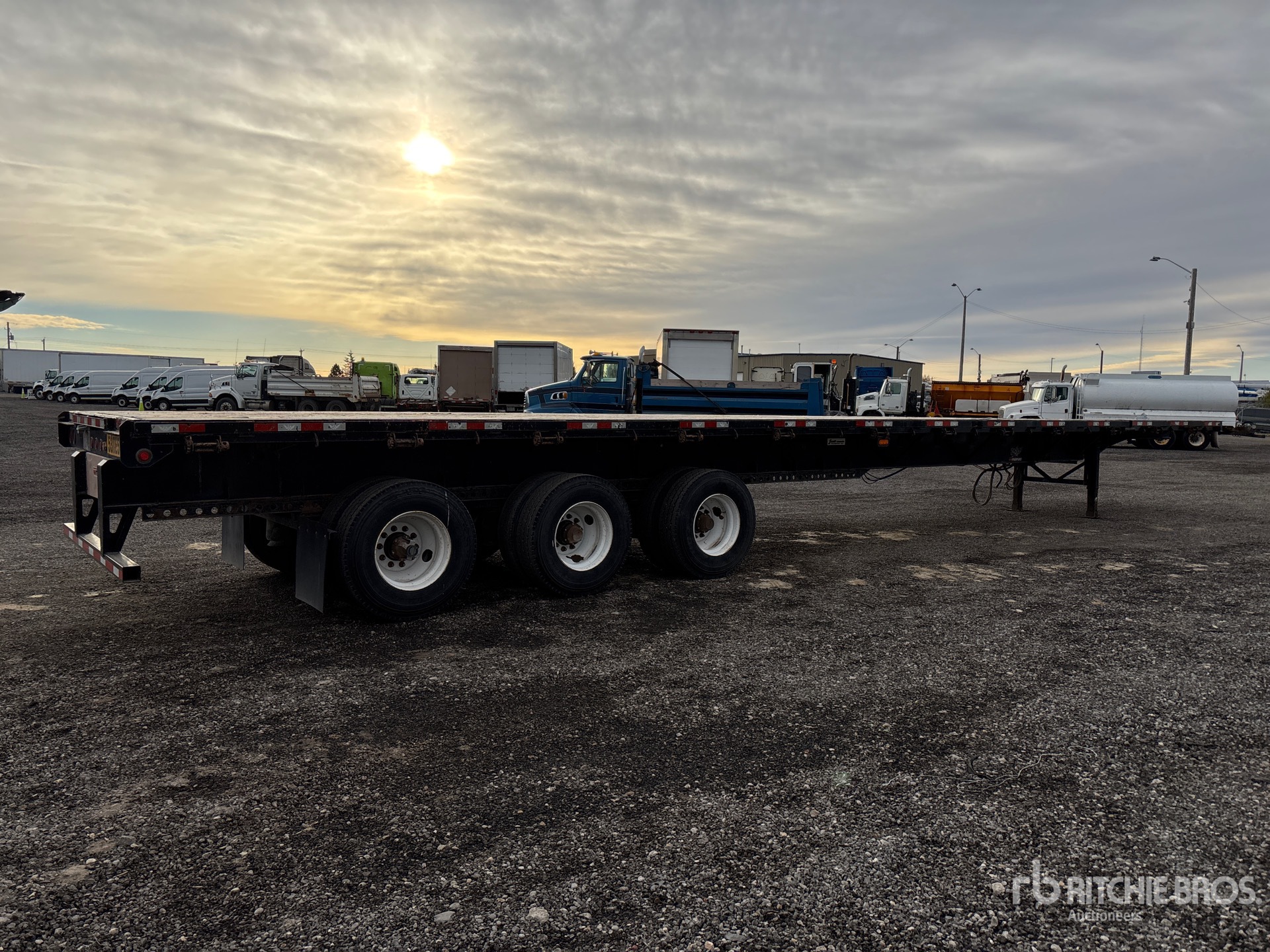 2017 Manac TRI/A 53 FT - 90 FT EXTENDABLE