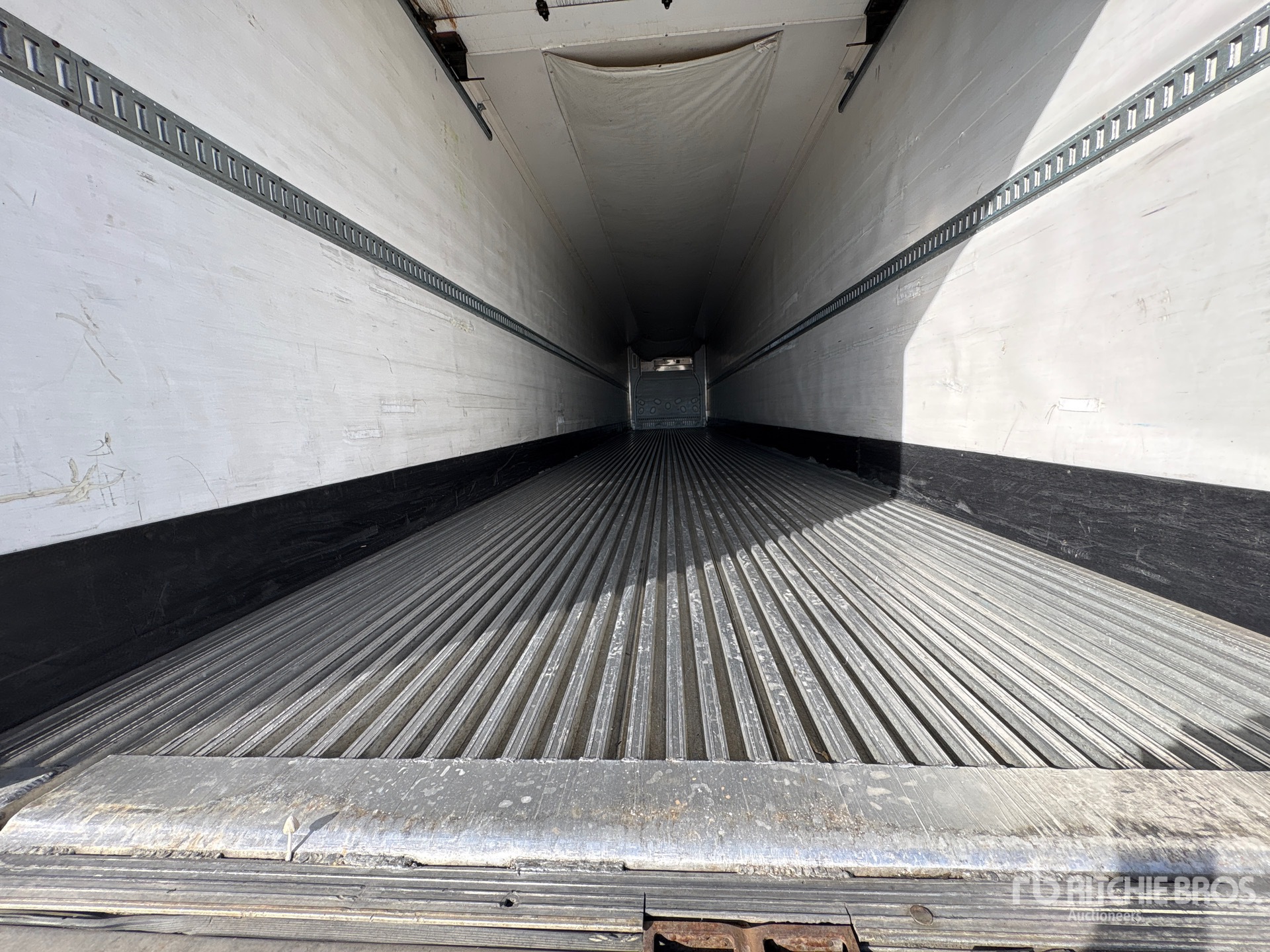 2013 Vanguard 53 FT X 102 IN T/A