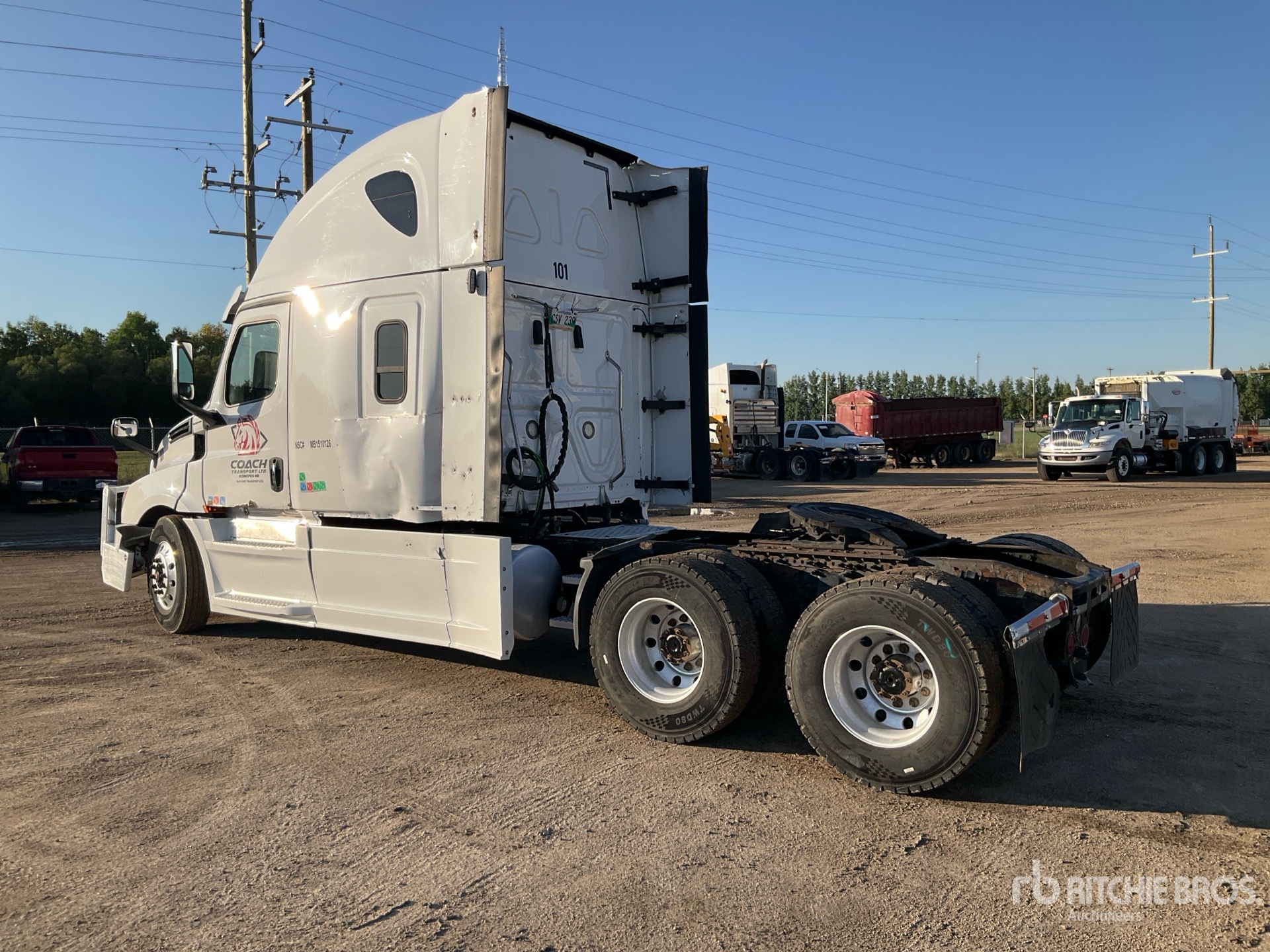 2020 Freightliner CASCADIA 126