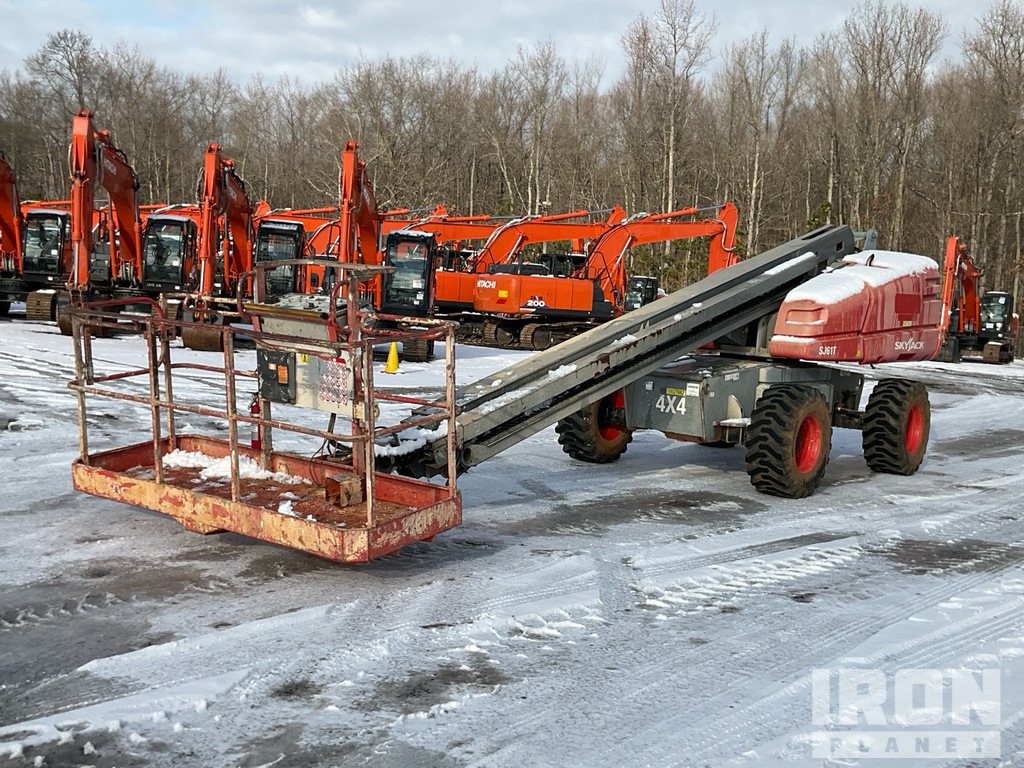 General Appearance - Boom Lift* with Picture, Left Front Corner