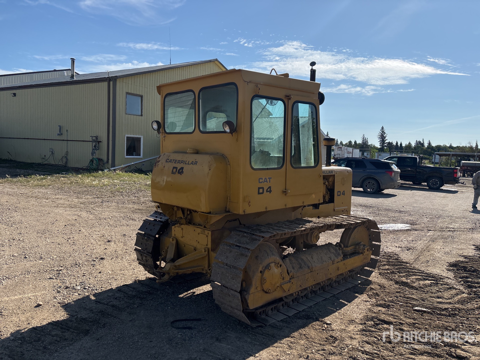 Caterpillar D4