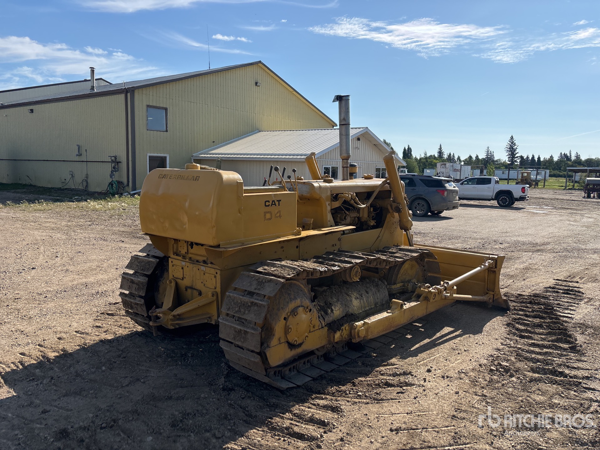 Caterpillar D4