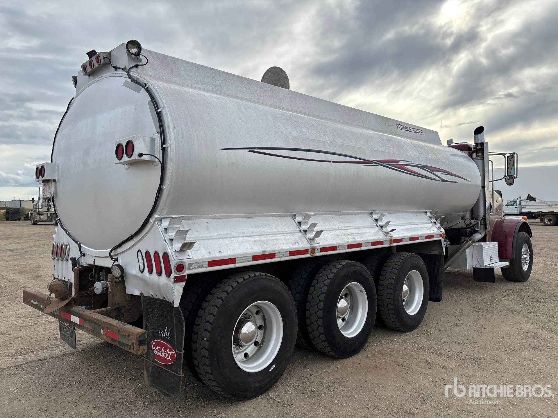 2011 Peterbilt 365