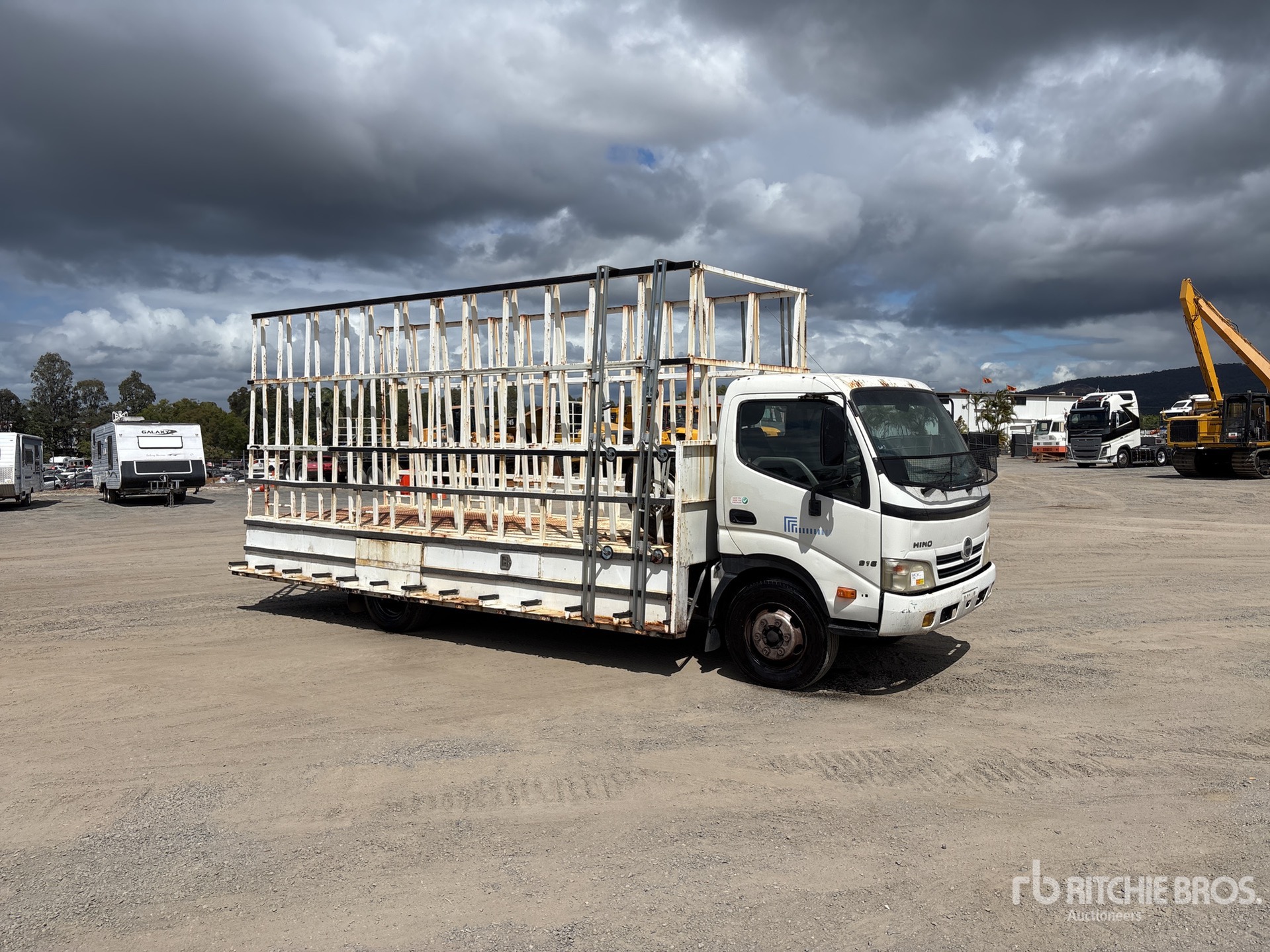 2009 Hino 300