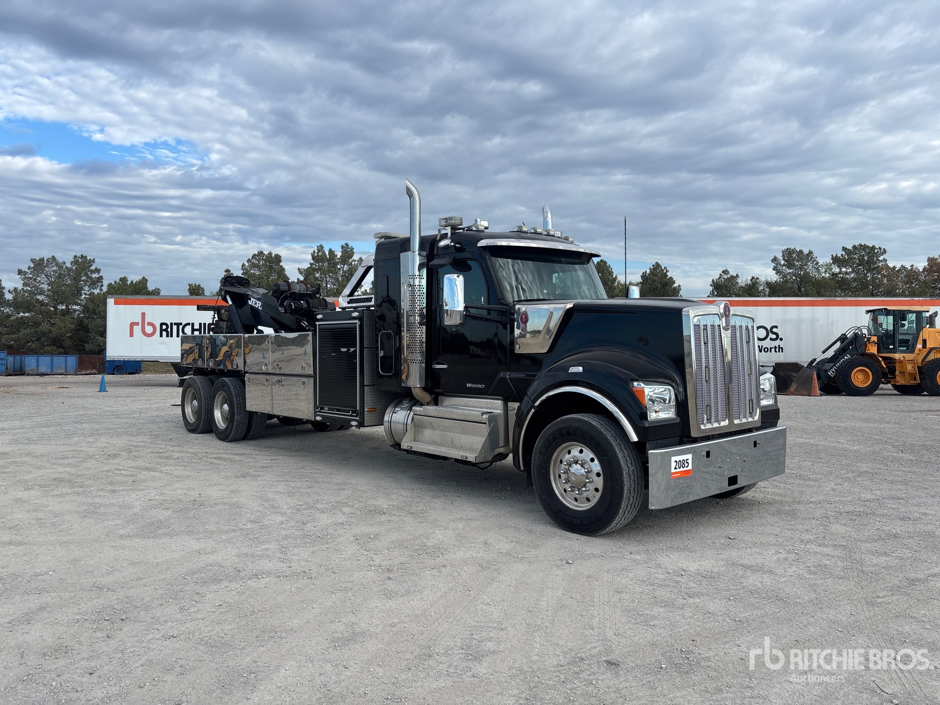 2021 Kenworth W990