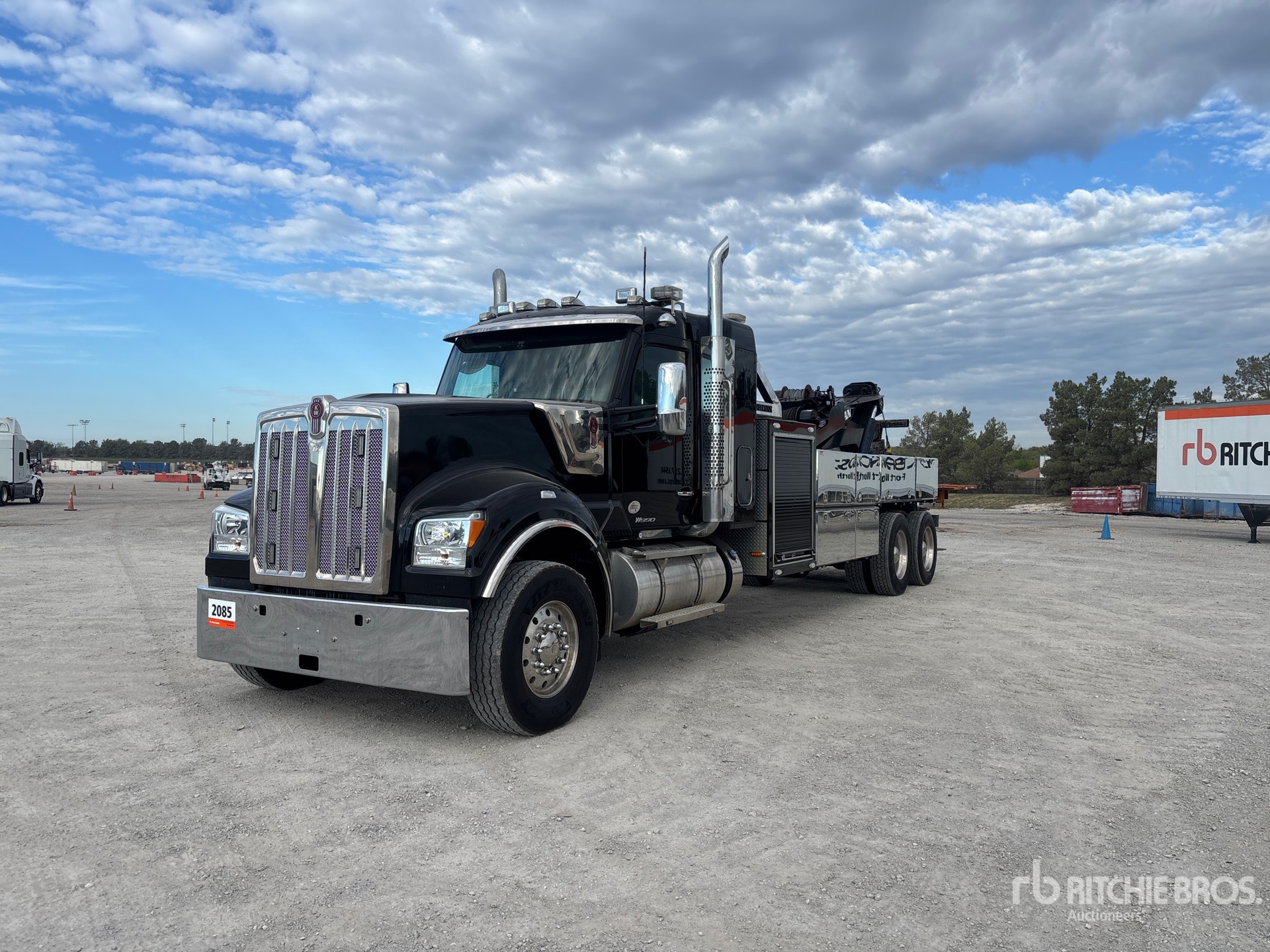 2021 Kenworth W990