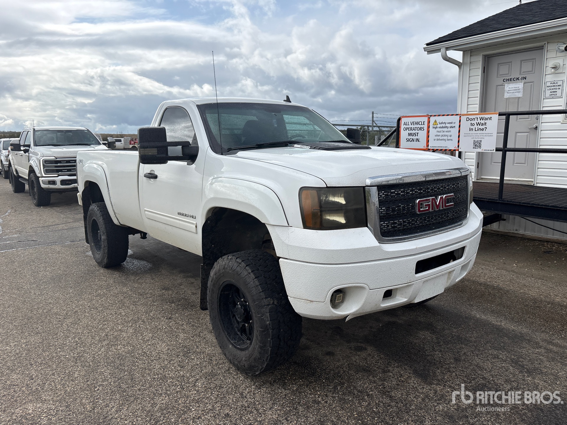 2013 GMC SIERRA 2500