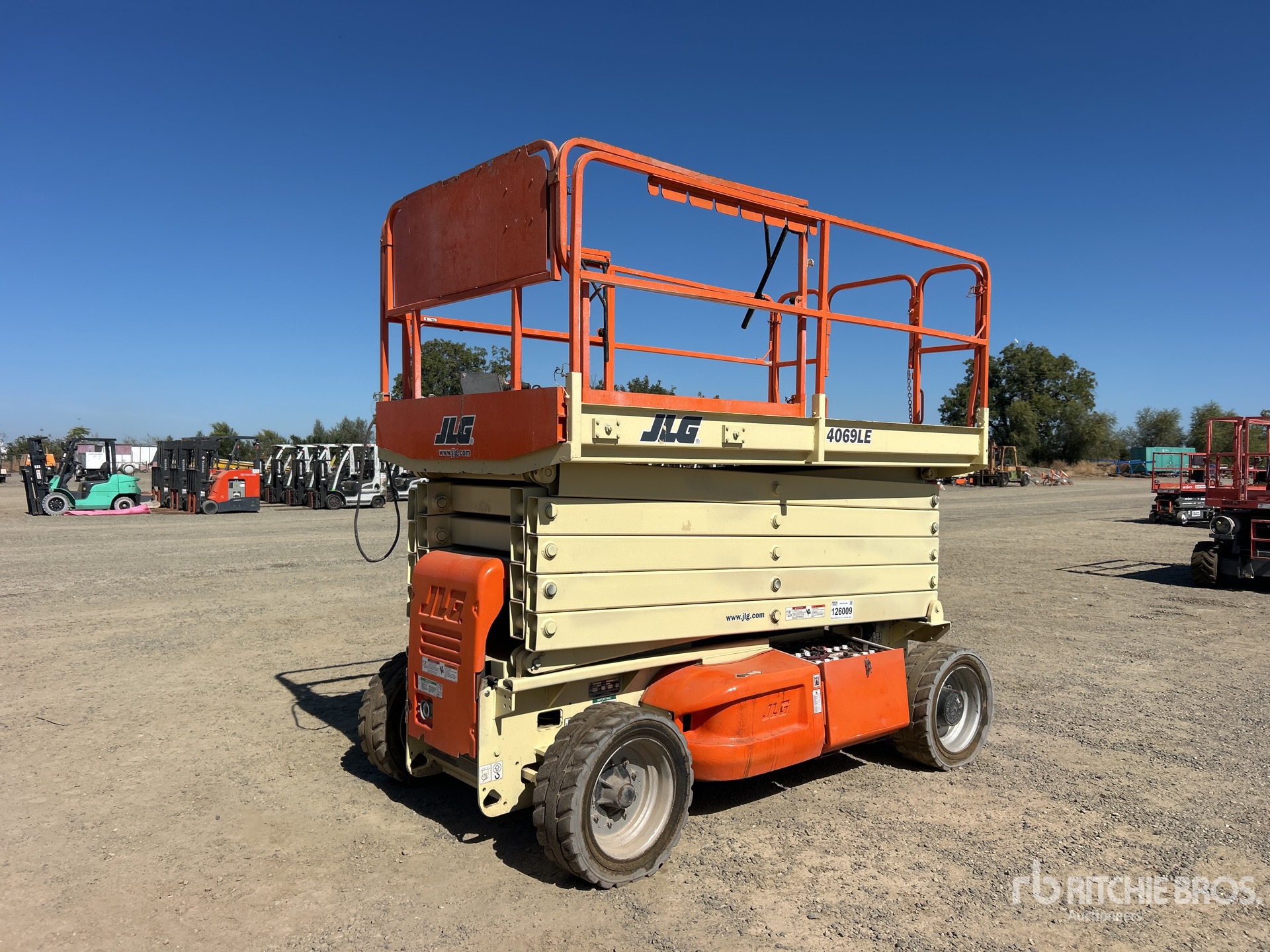 JLG M4069LE