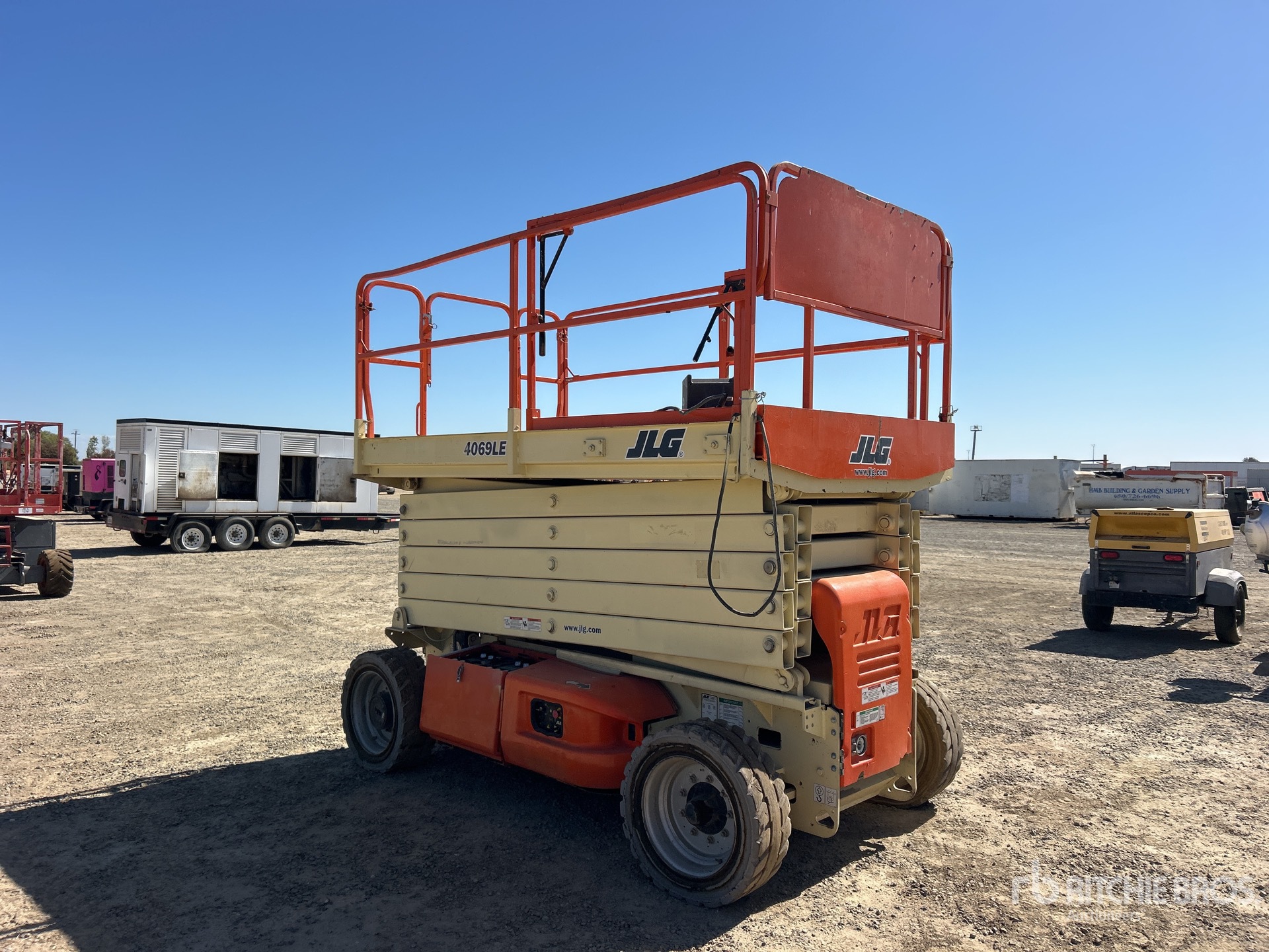 JLG M4069LE