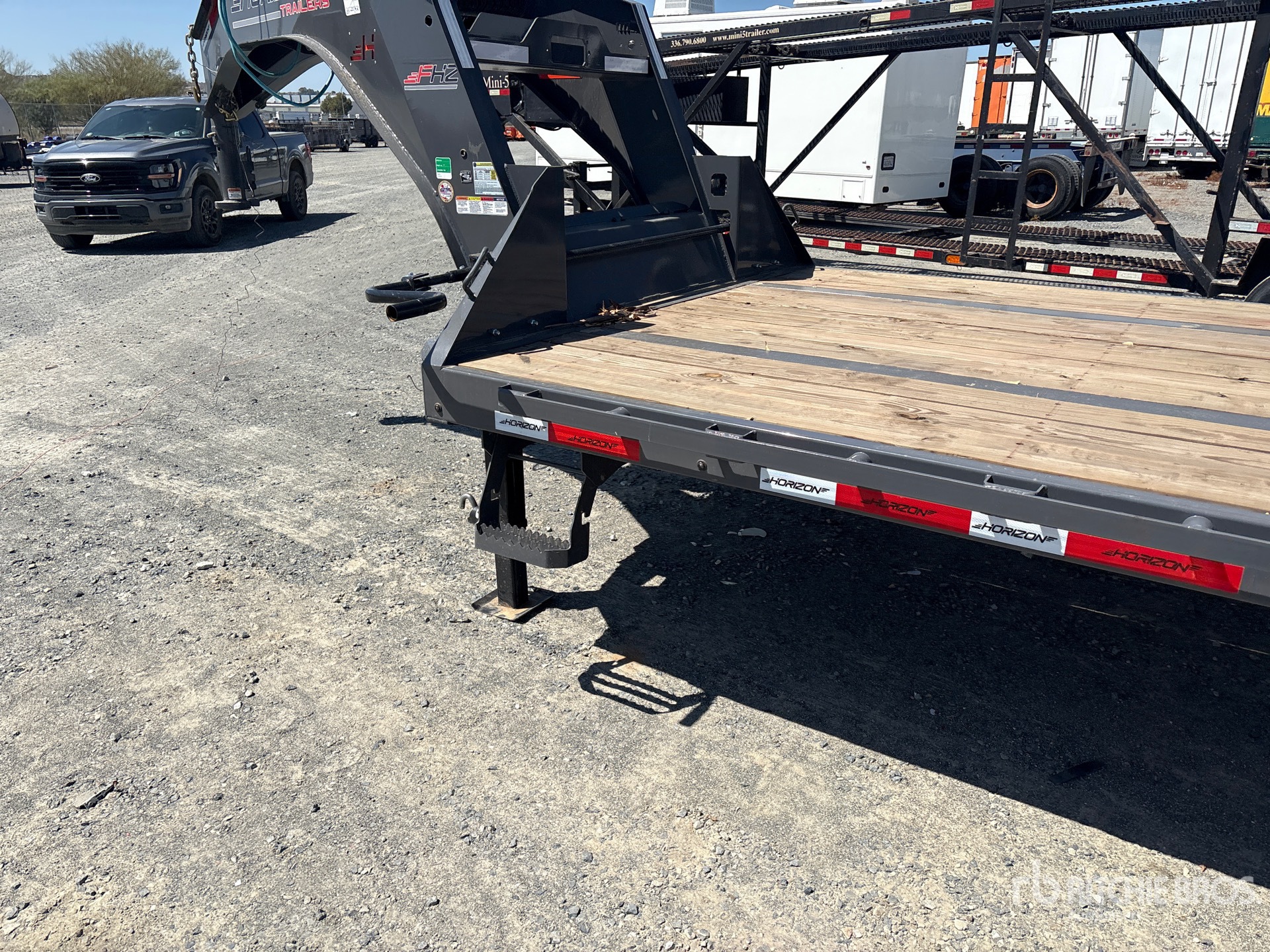 2026 Horizon 31 ft T/A Gooseneck