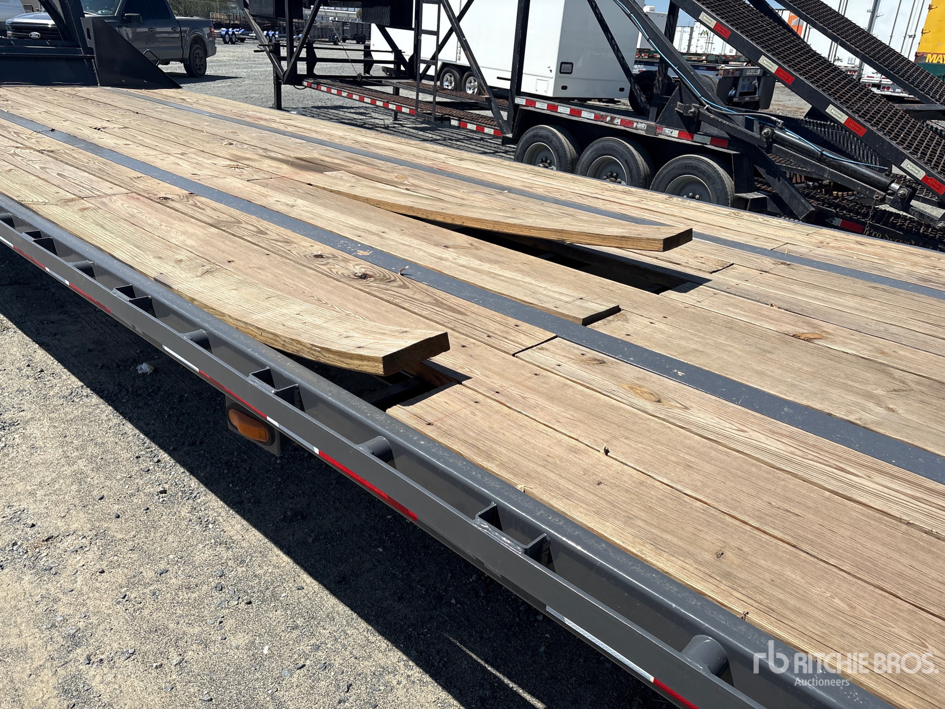 2026 Horizon 31 ft T/A Gooseneck