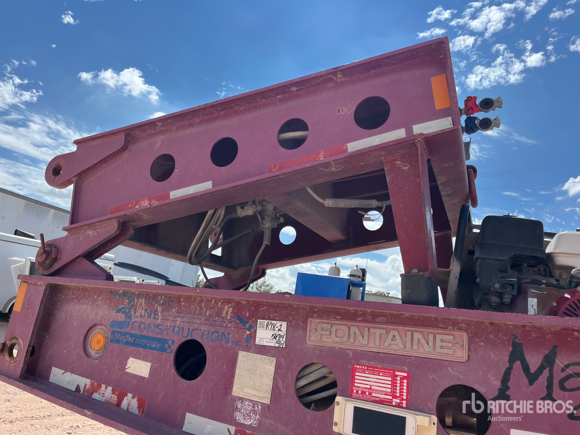 2013 Fontaine Tri/A Removable Gooseneck