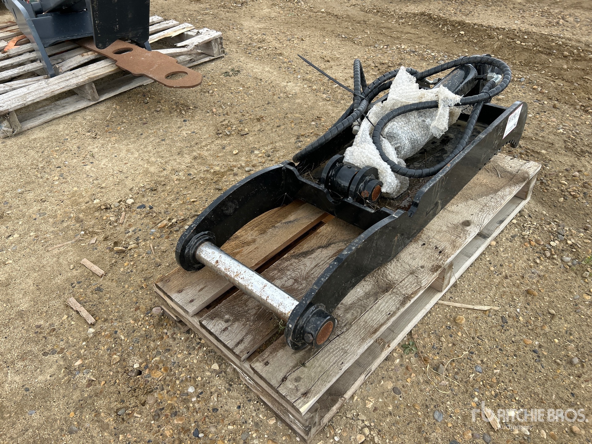 2025 GIYI XJ7T