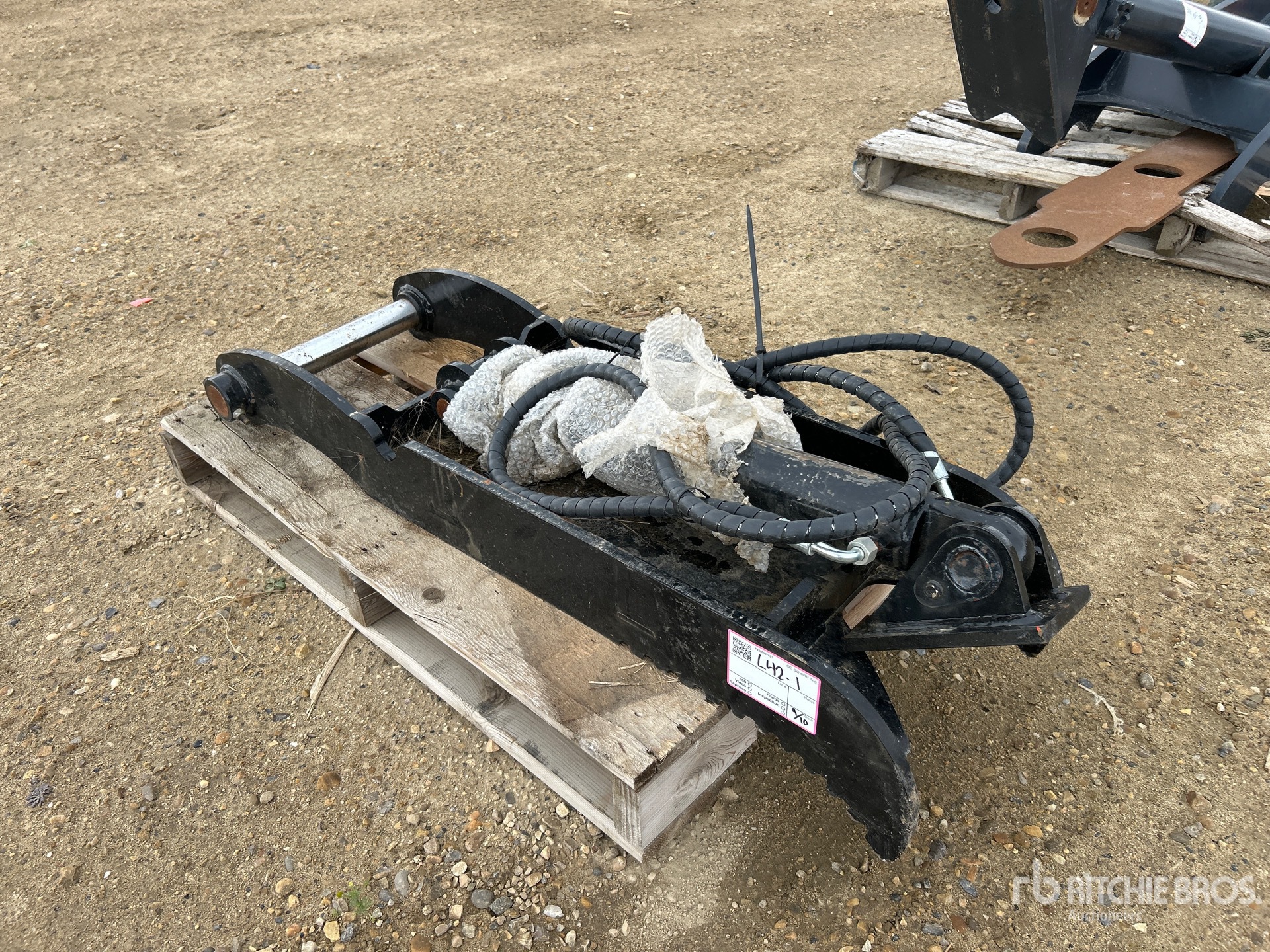 2025 GIYI XJ7T