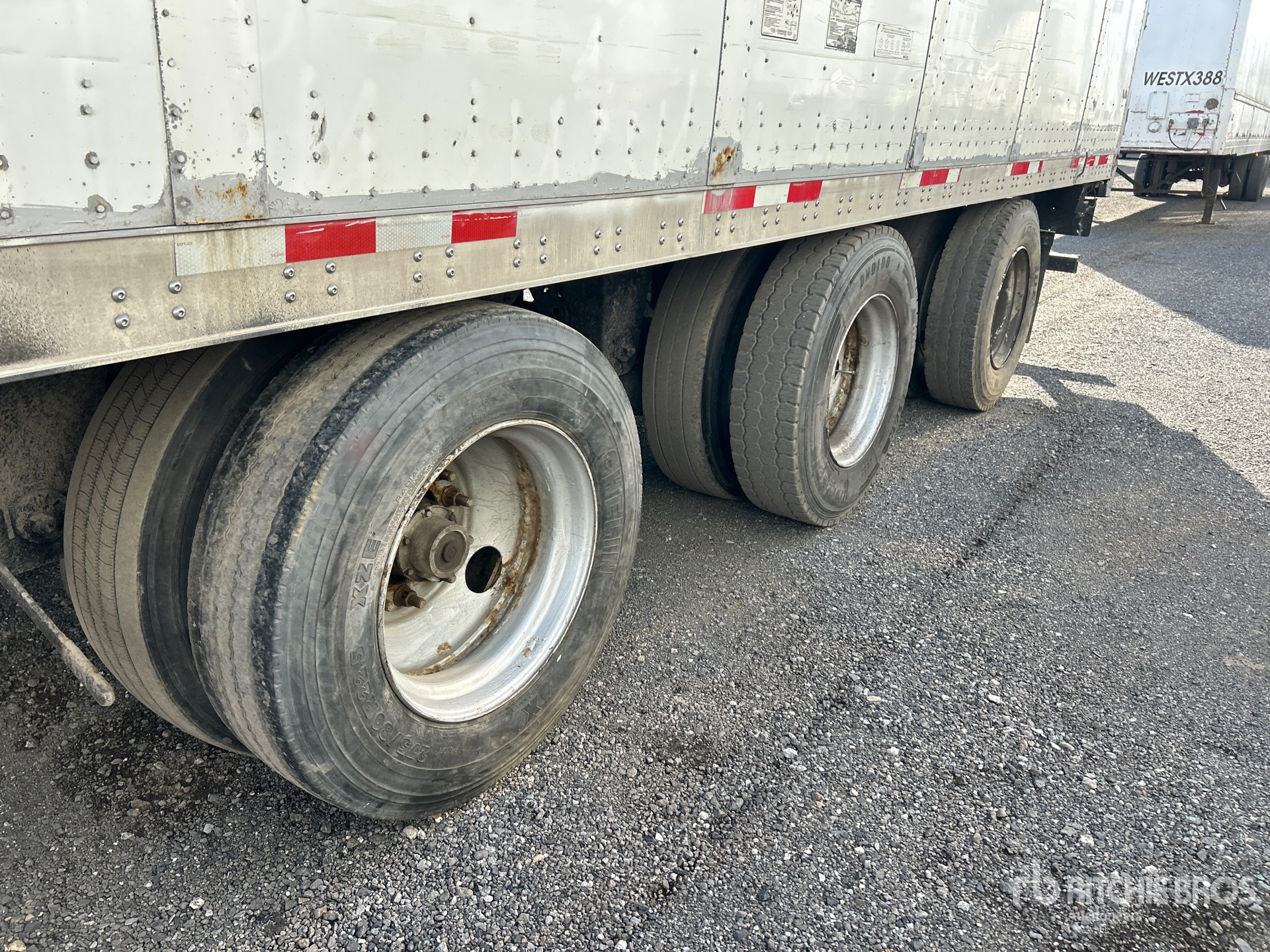 2011 Manac 53 FT TRI/A