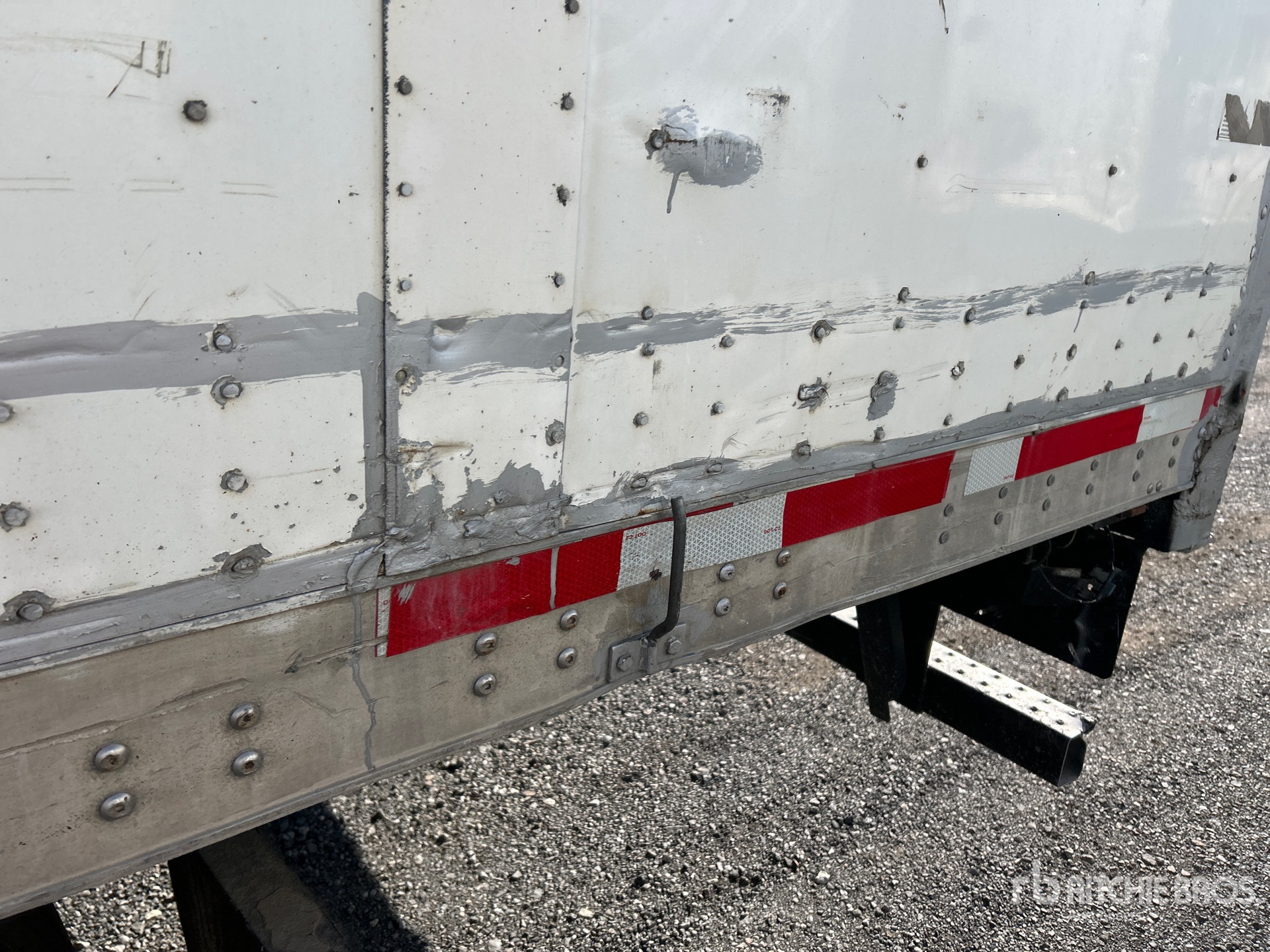 2011 Manac 53 FT TRI/A