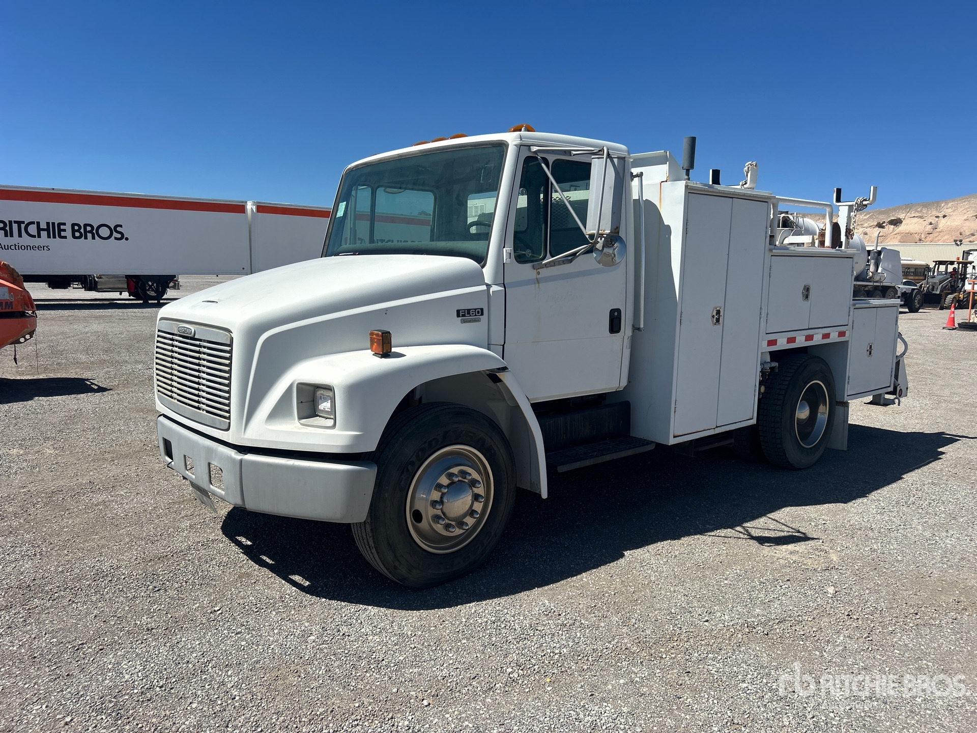 Photo of 1998 Freightliner FL60