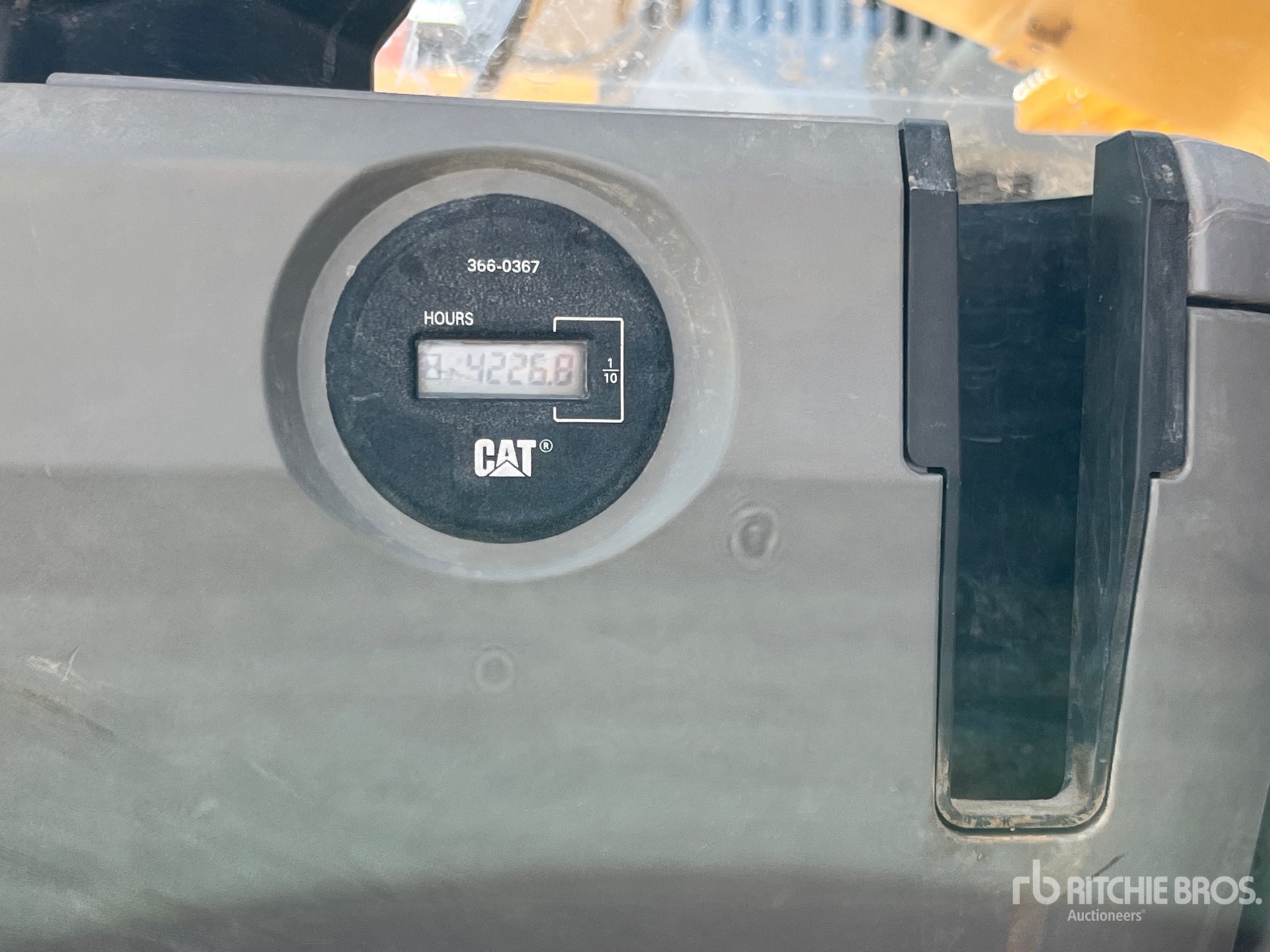 2018 Caterpillar 330FL