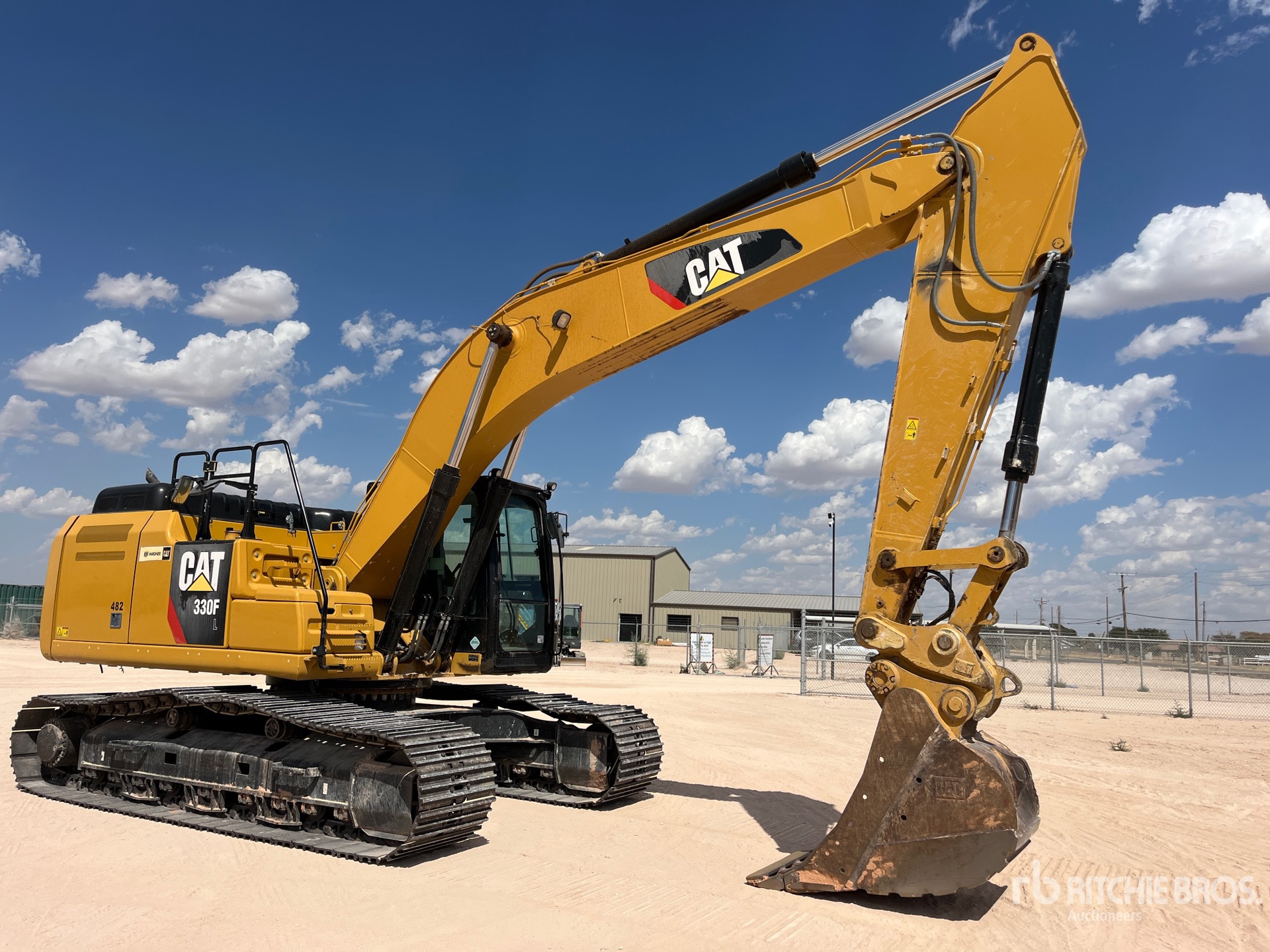 2018 Caterpillar 330FL