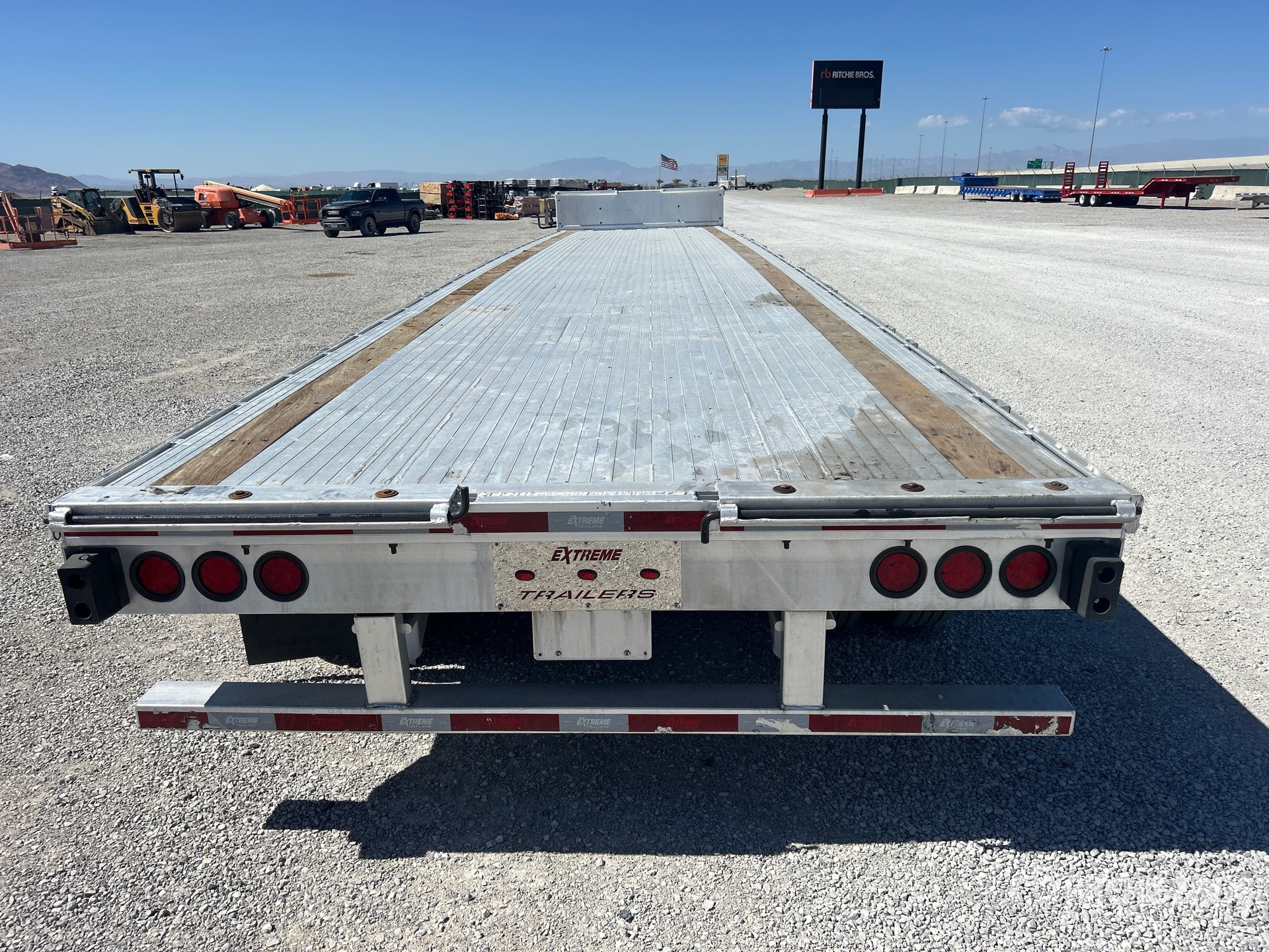 2024 Extreme 53 FT SPREAD AXLE