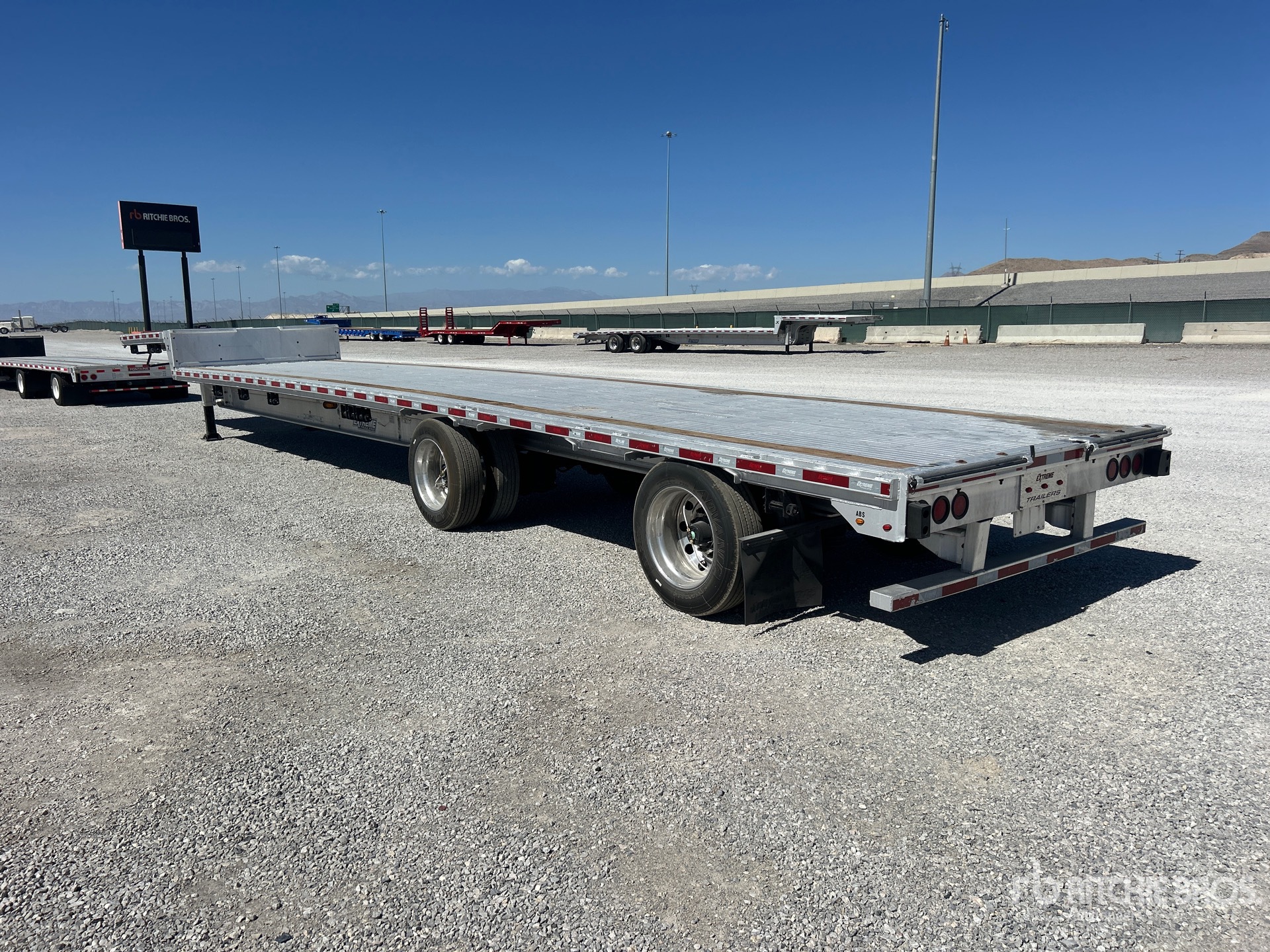 2024 Extreme 53 FT SPREAD AXLE