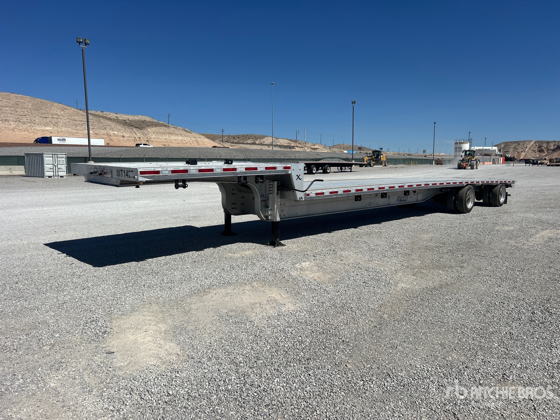 Photo of 2024 Extreme 53 ft Spread Axle