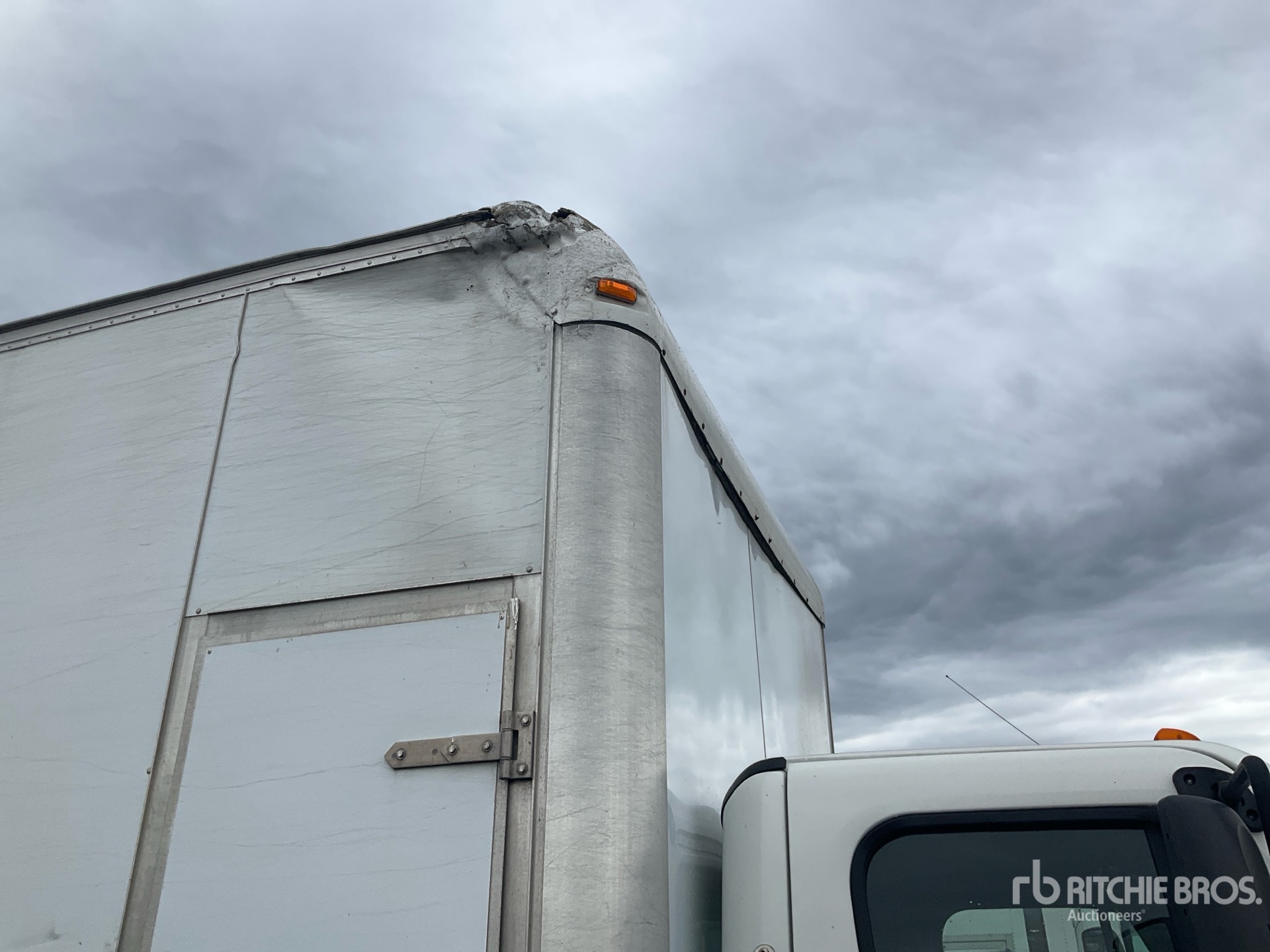 2012 Freightliner M2 106