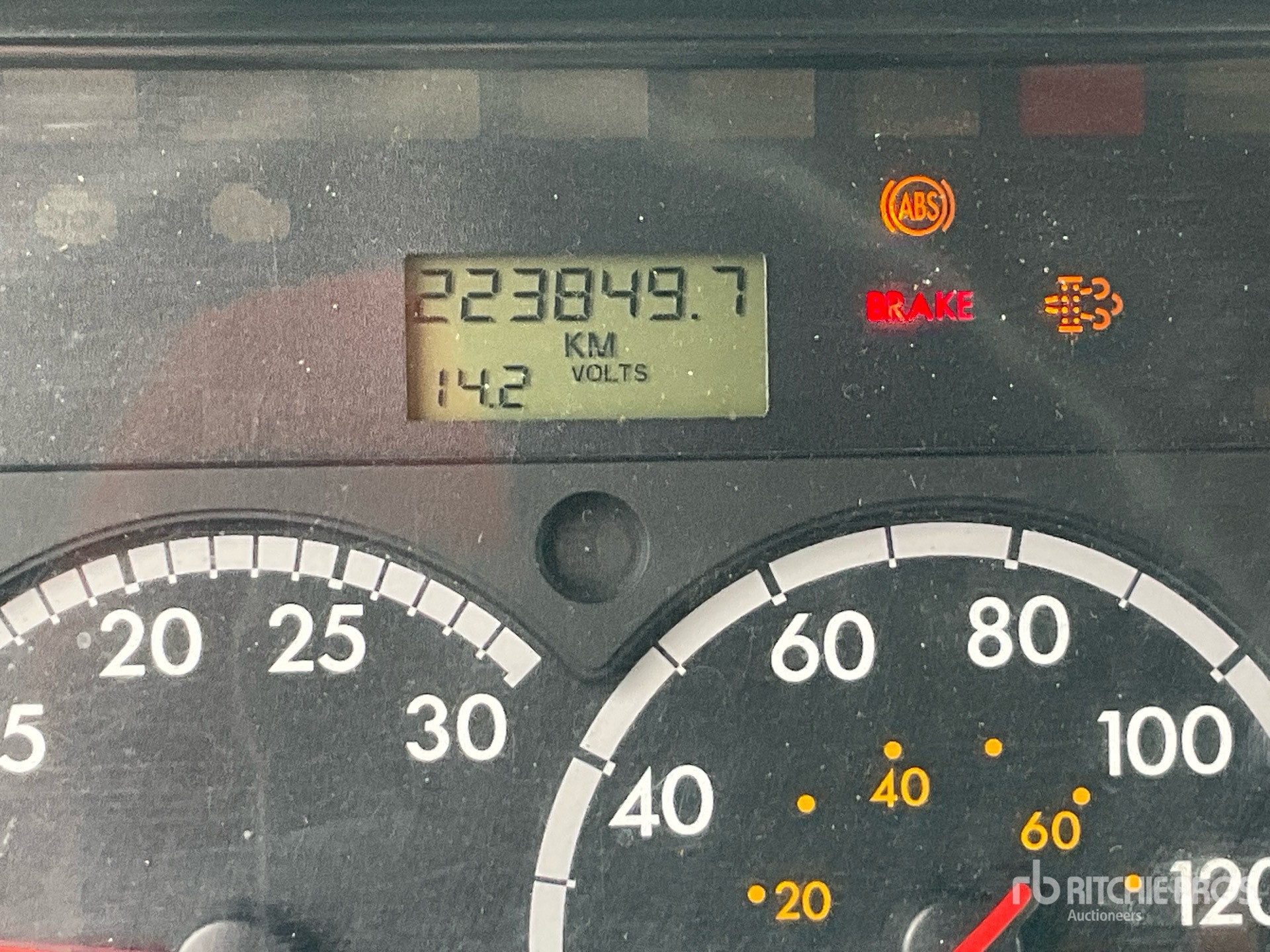 2012 Freightliner M2 106