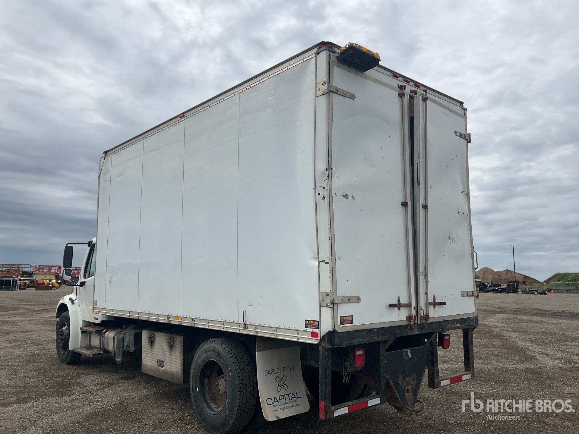 2012 Freightliner M2 106