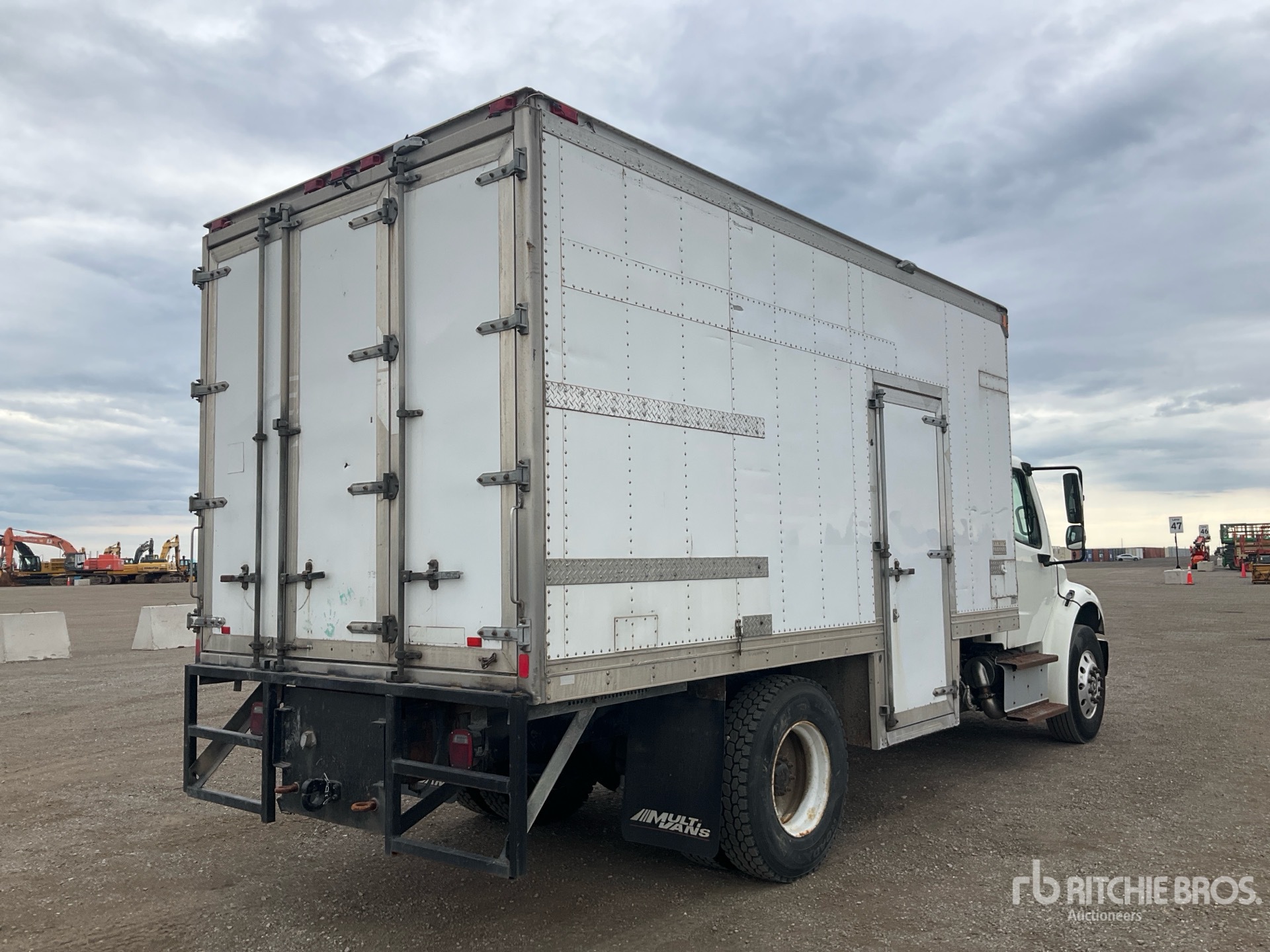 2015 Freightliner M2 106